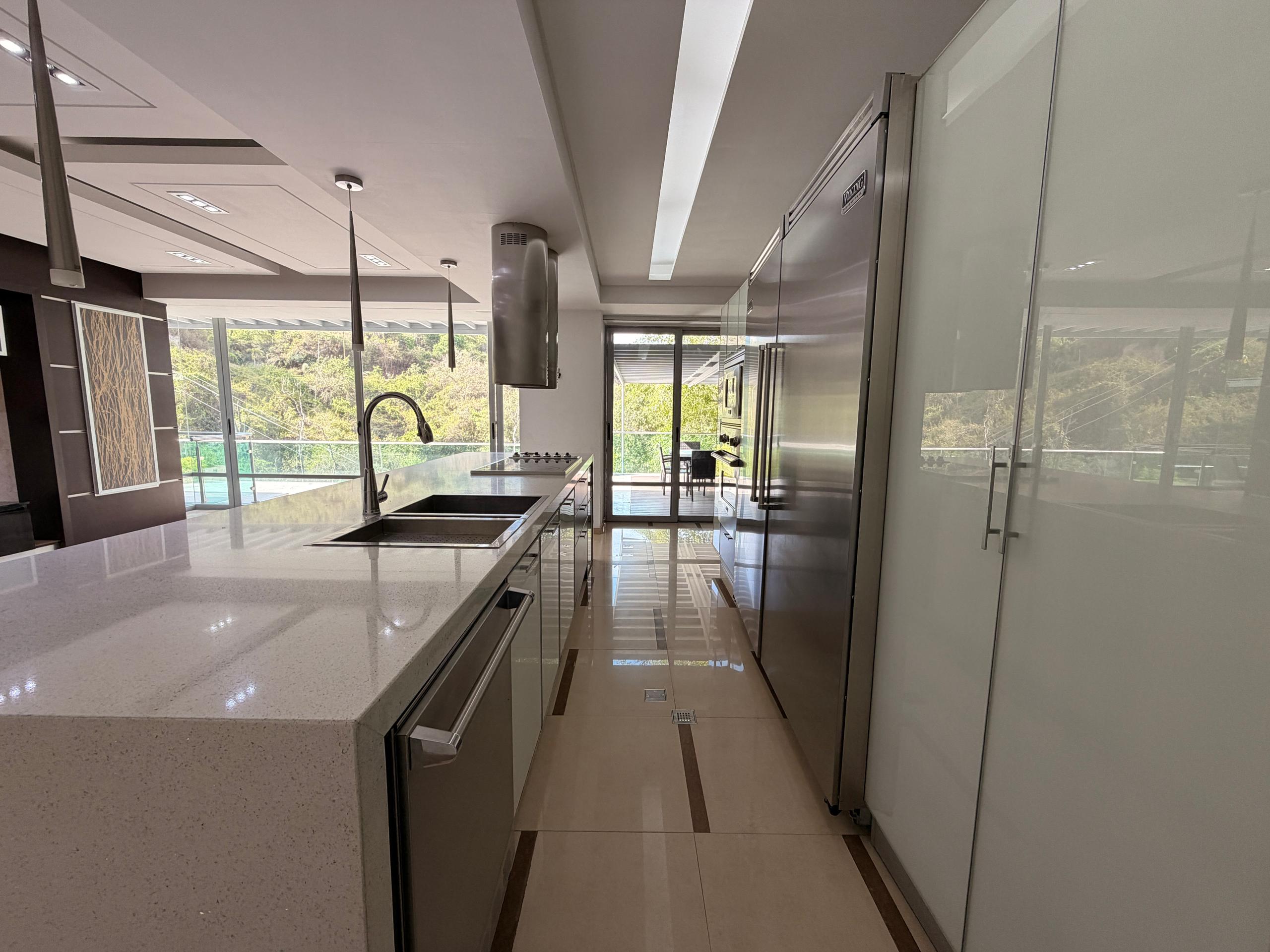 Se vende Apto PB 167m² 3h+1s/2.5b+1s/3p Lomas de Las Mercedes - Otras fotos