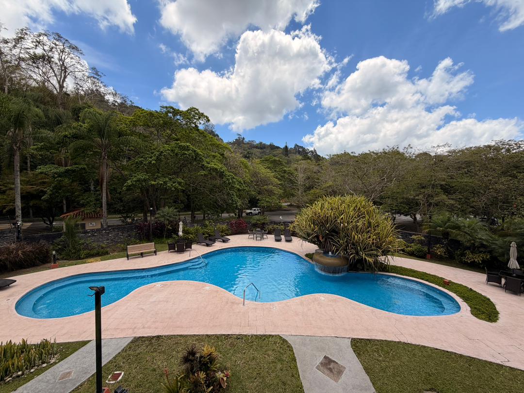 Se alquila Apto 380m² 4h+s/4.5b+s/5p La Lagunita 1