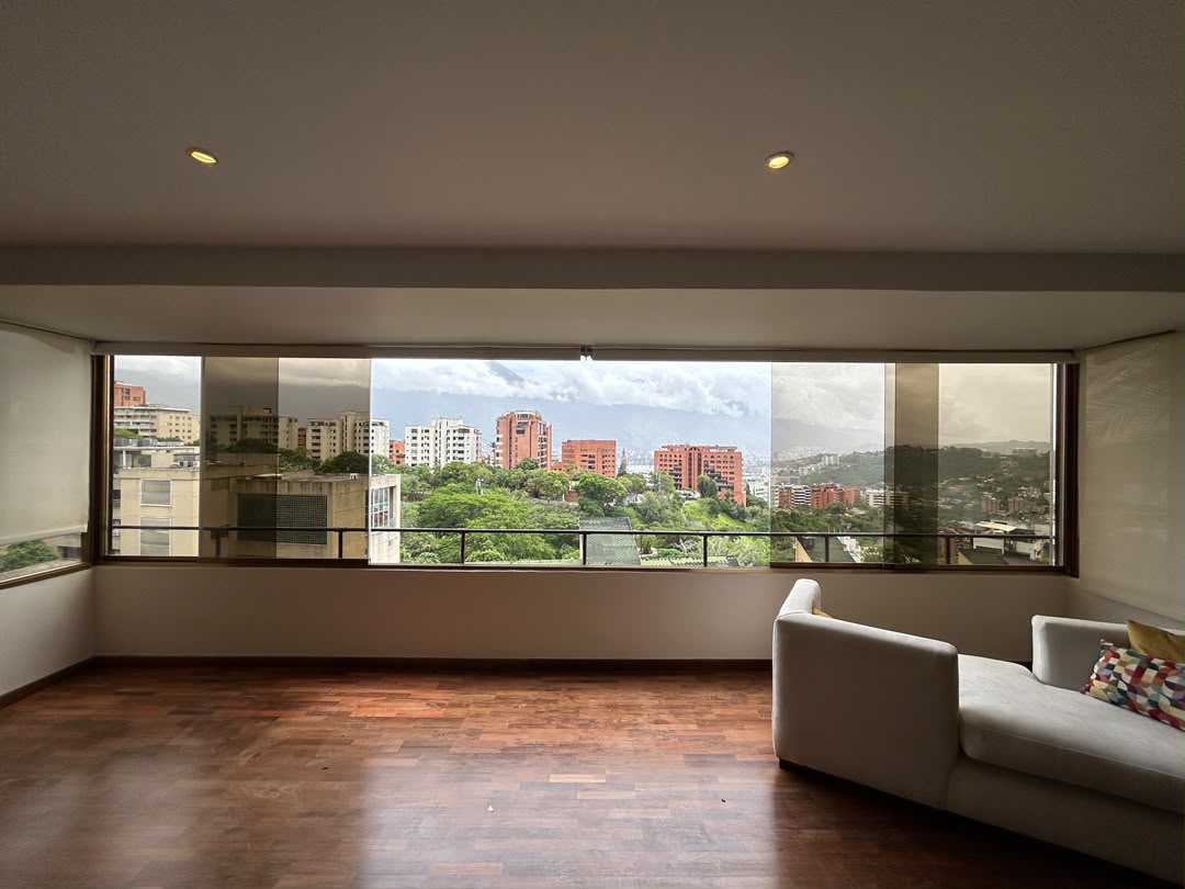 Se alquila Apto 263m² 2h+s/3b+s/3p Valle Arriba 1