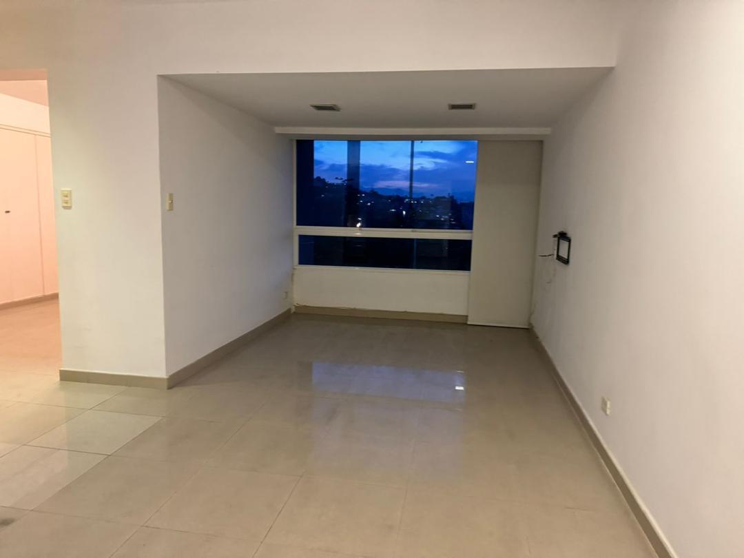 Se vende Apto 65m² 1h/1b/1p Colinas de Bello Monte - Otras fotos