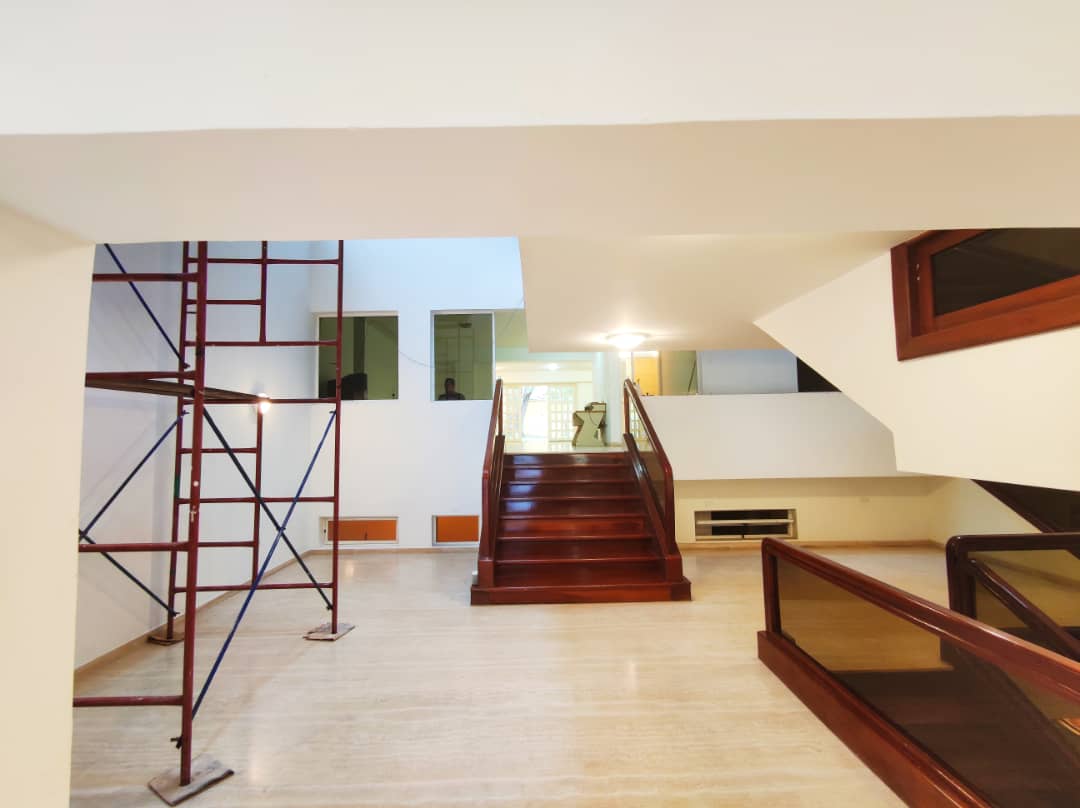 Se vende casa  731m² - 4h+s/6b+s/4p en El Cafetal - Otras fotos