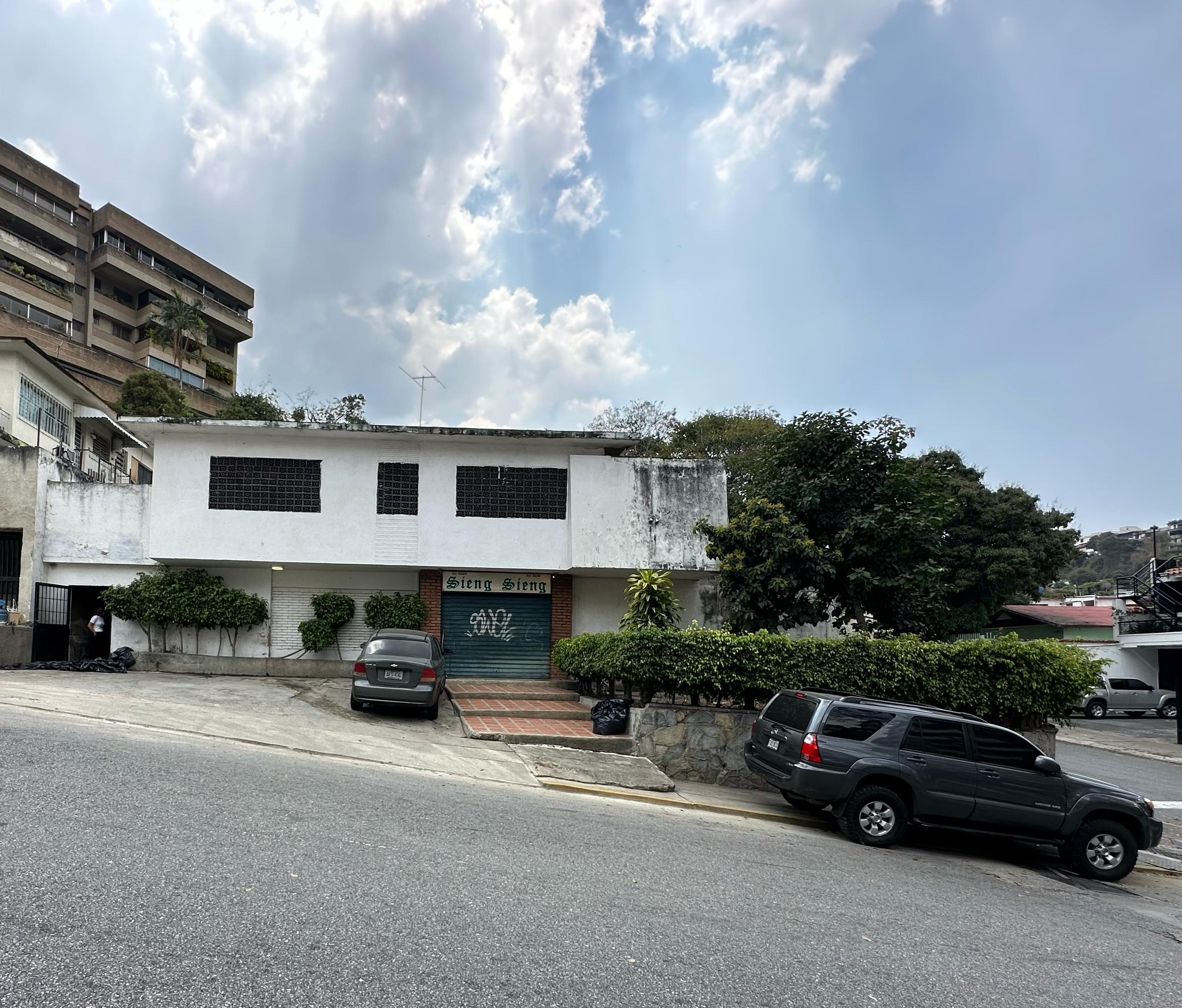 Se Alquila casa comercial 475m² 5h+s/2b+5s/15e Colinas de bello monte 2