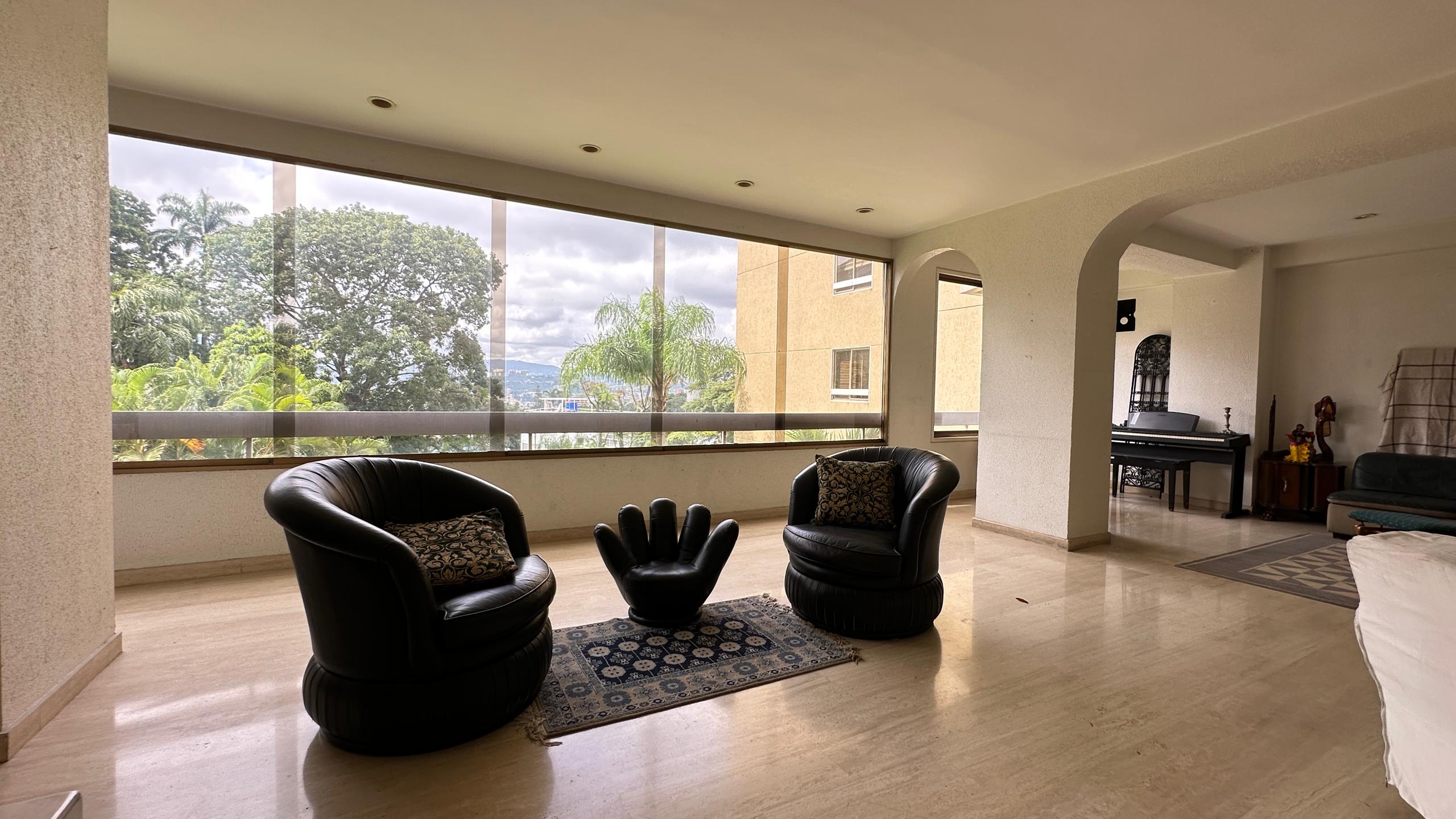 Se vende Apto 225m² 3h+s/3b+s/3p Los Chorros - Otras fotos