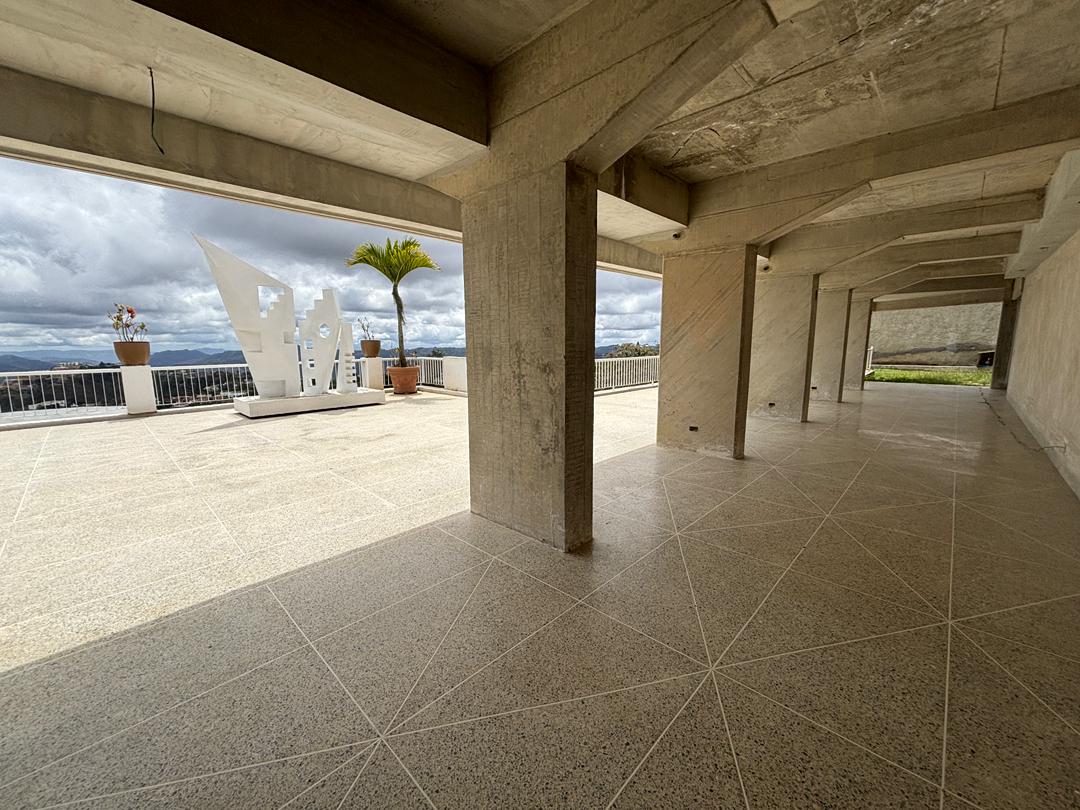 Se vende casa 2400m² 6h+2s/9b+2s/8p Alto Hatillo - Otras fotos