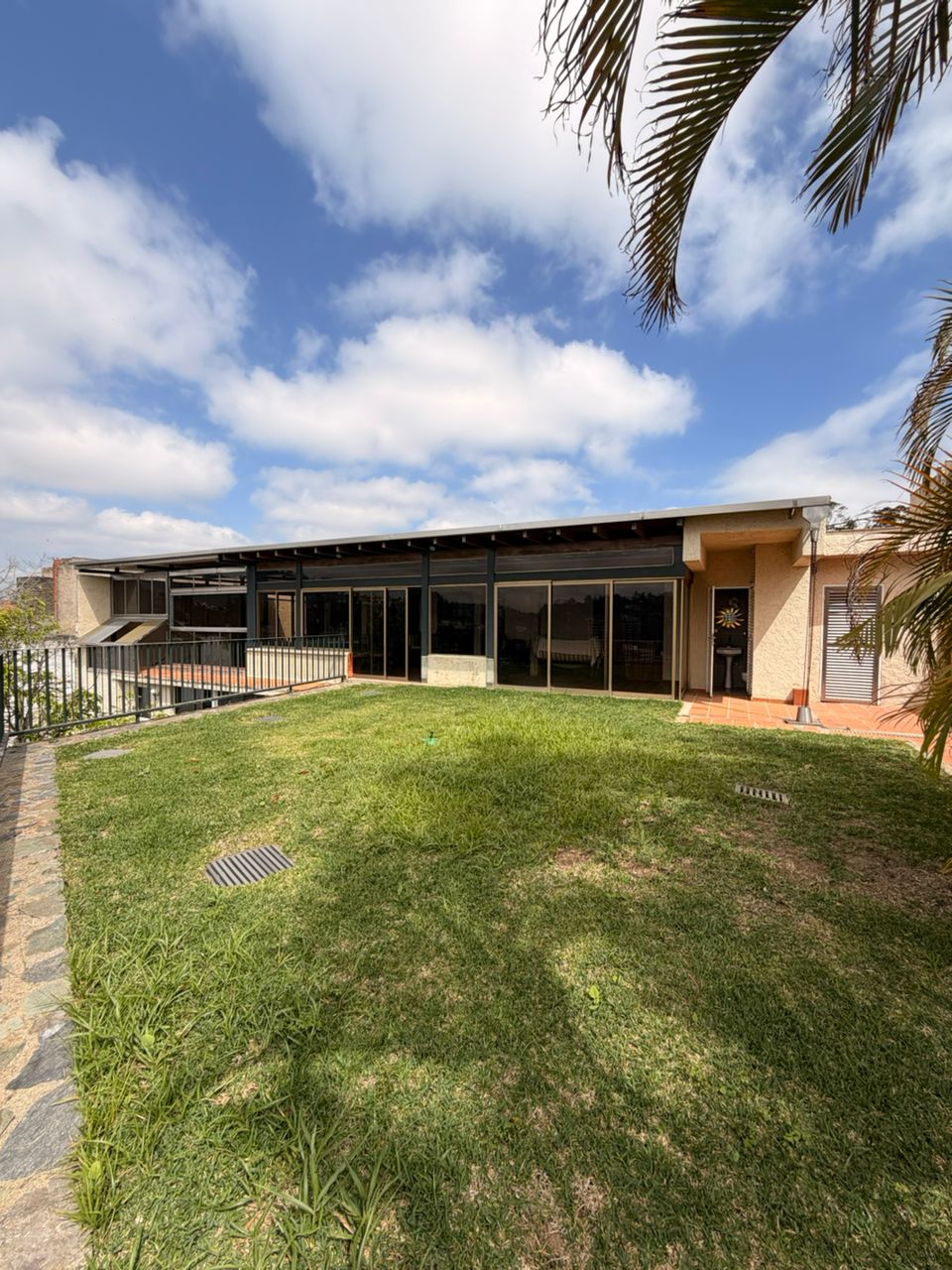 Se vende Casa 350m² 4h+s/4.5b+s/8p Los Naranjos del Cafetal 1