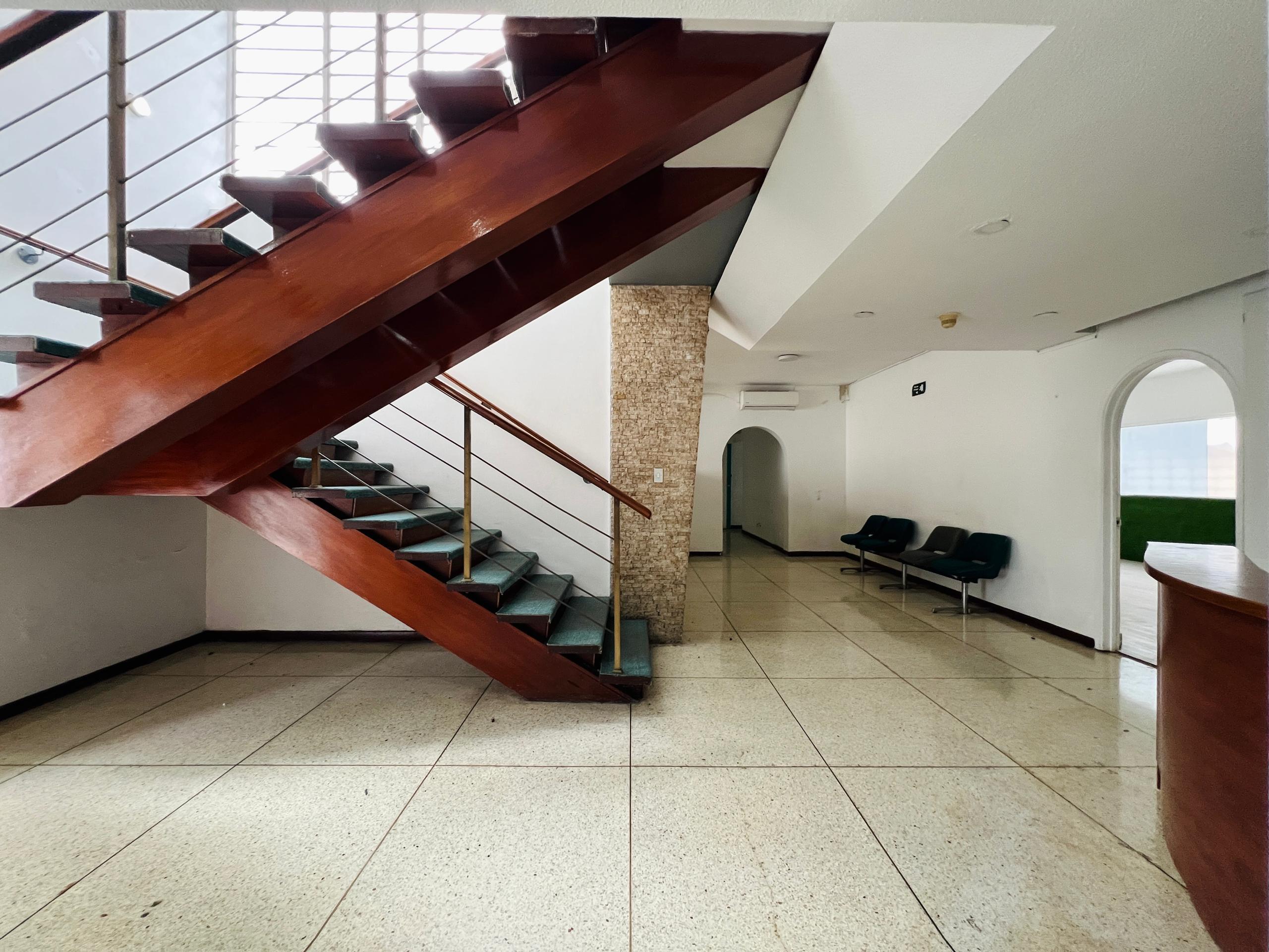 Se vende casa 648m² 18h/3b/12p Chuao 4