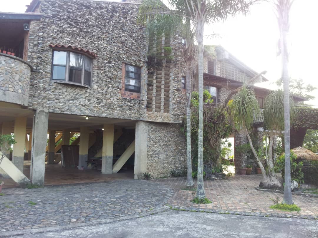 Se vende Finca 1.600 M² 6h/6b/8p Paracotos - Otras fotos