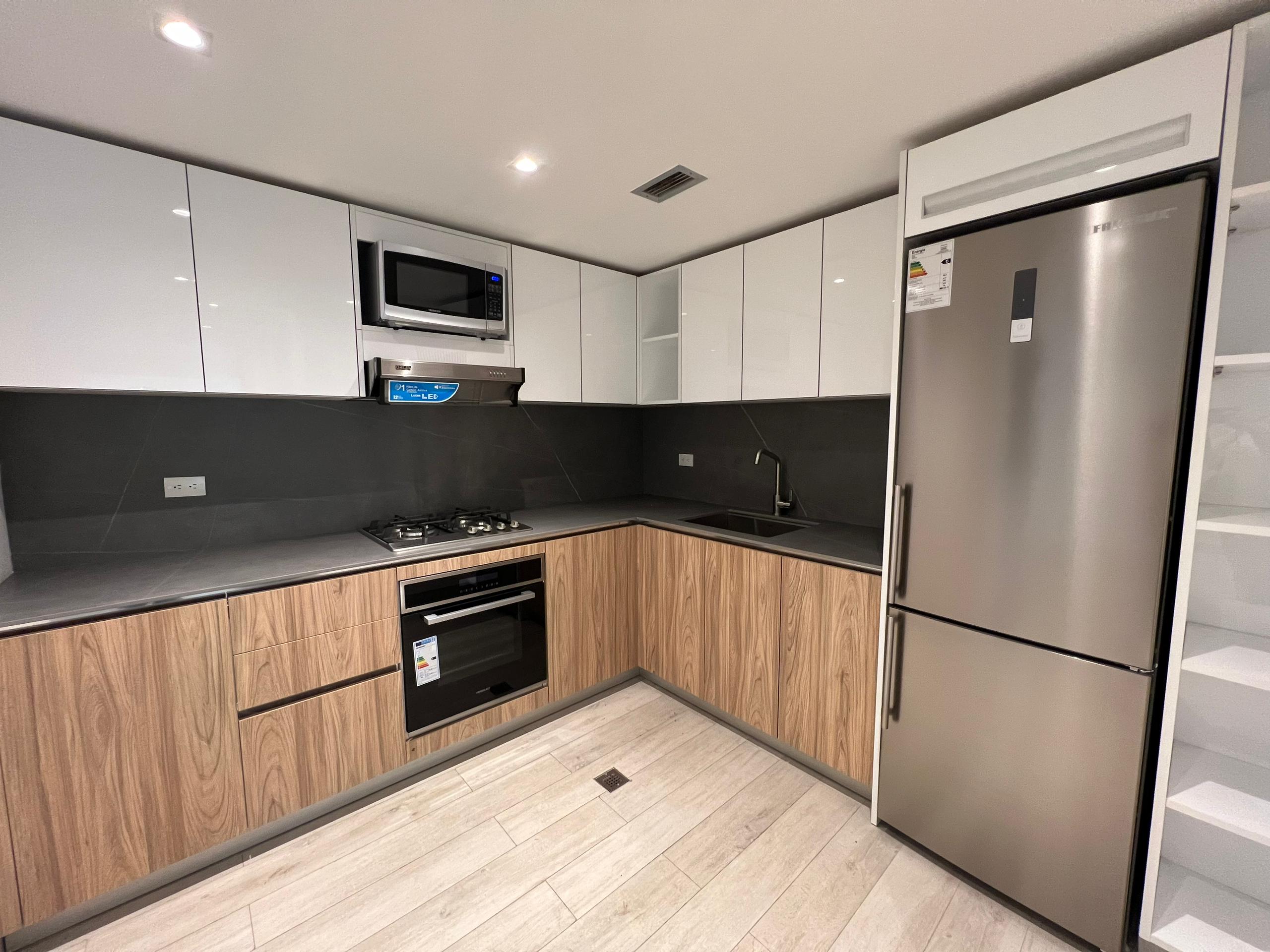 Se alquila Apto en Campo Alegre 75m²  - 1h+1b+2e 4