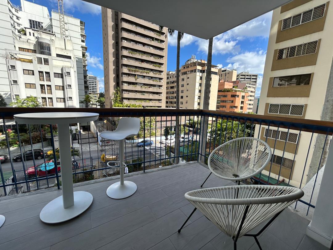 Se alquila Apto 136m² 3h/3b/1p Los Palos Grandes 2