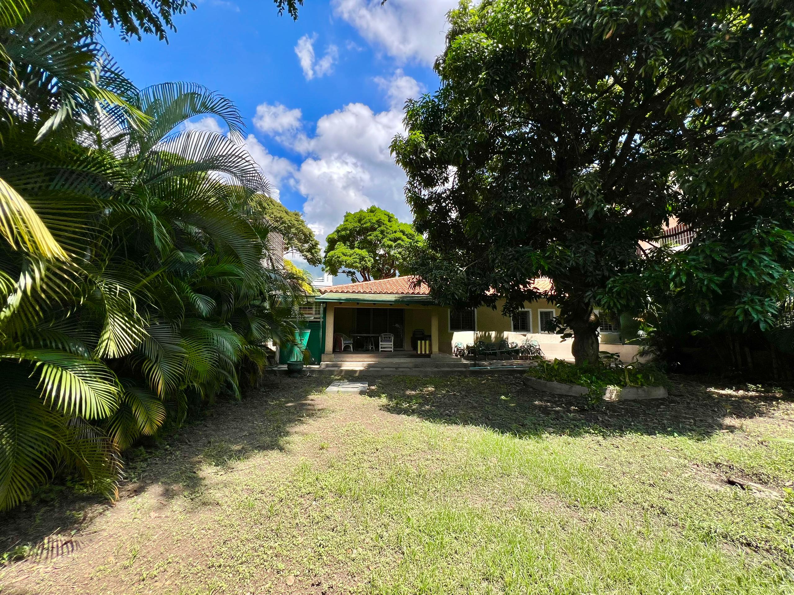 Se vende Terreno 1273m² La floresta 3