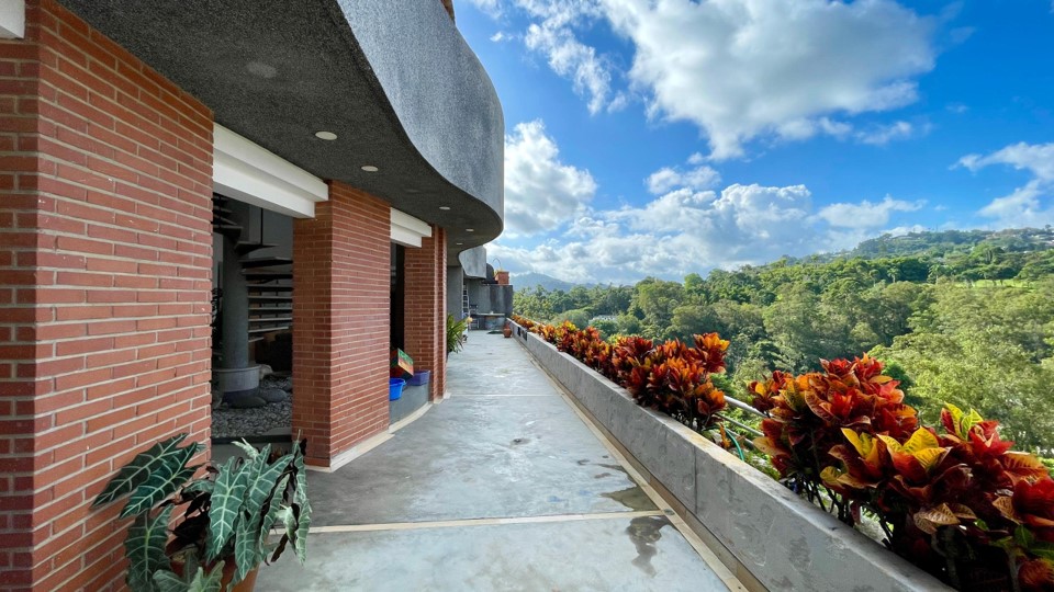 Se vende PH 930m² 4h+1s/6b+1s/4e Lomas de la Lagunita - Otras fotos