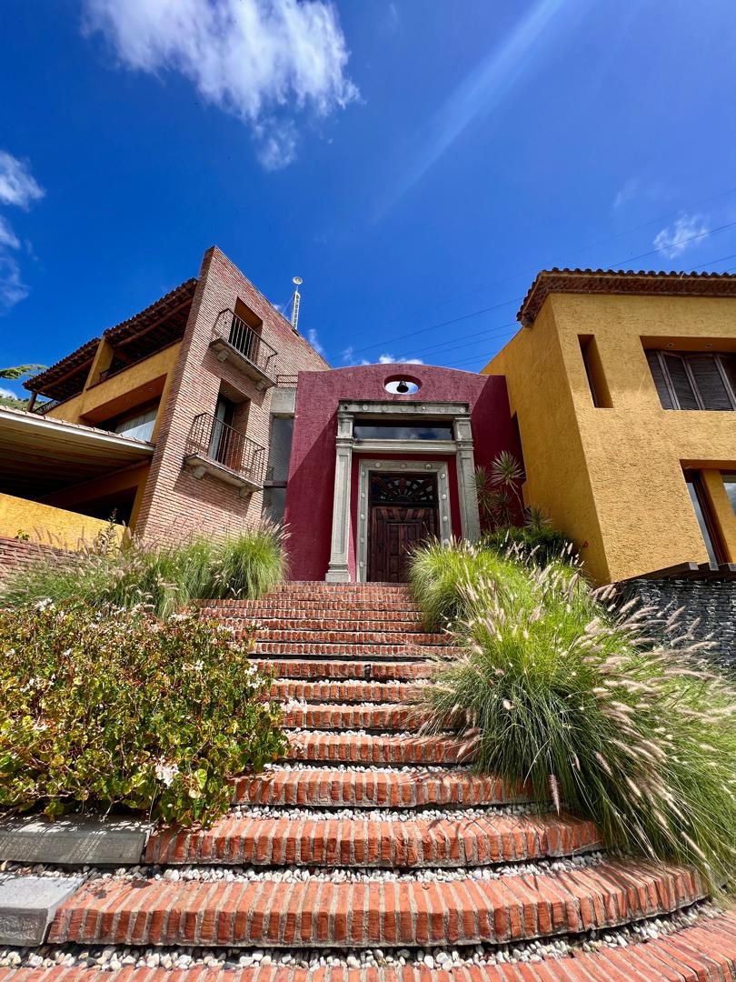 Se vende casa 27000m² (T) 9h/9b/12e La Trinidad (Sector La Granjeria) - Otras fotos