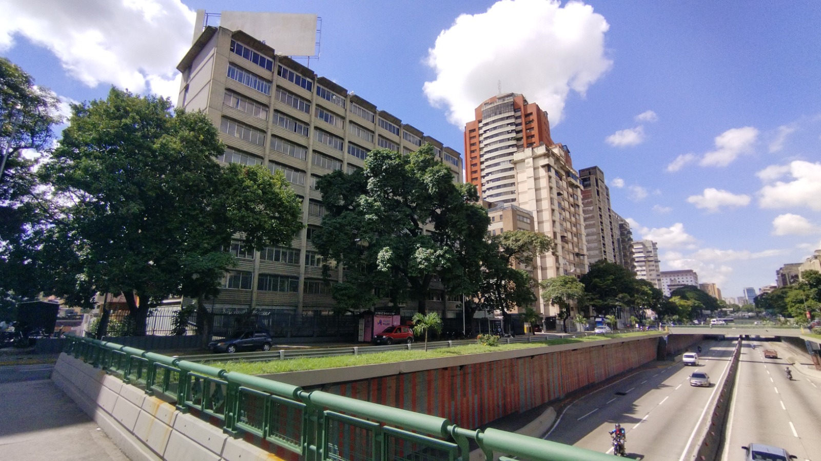 Se Alquila Oficina 150m² Libertador - Otras fotos