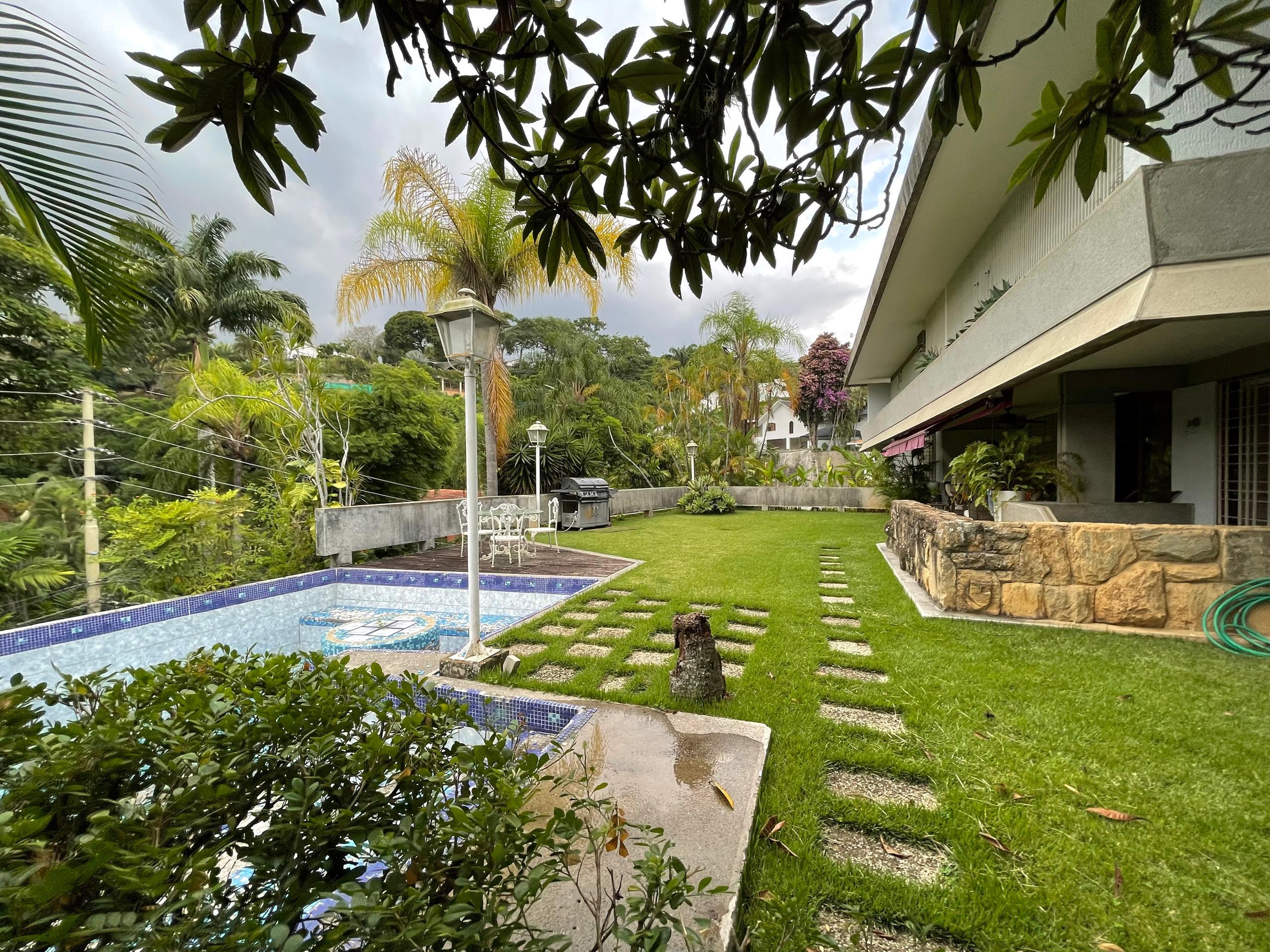 Se vende casa 1000m² 5h+2s/7b+2s/8e Valle arriba - Otras fotos