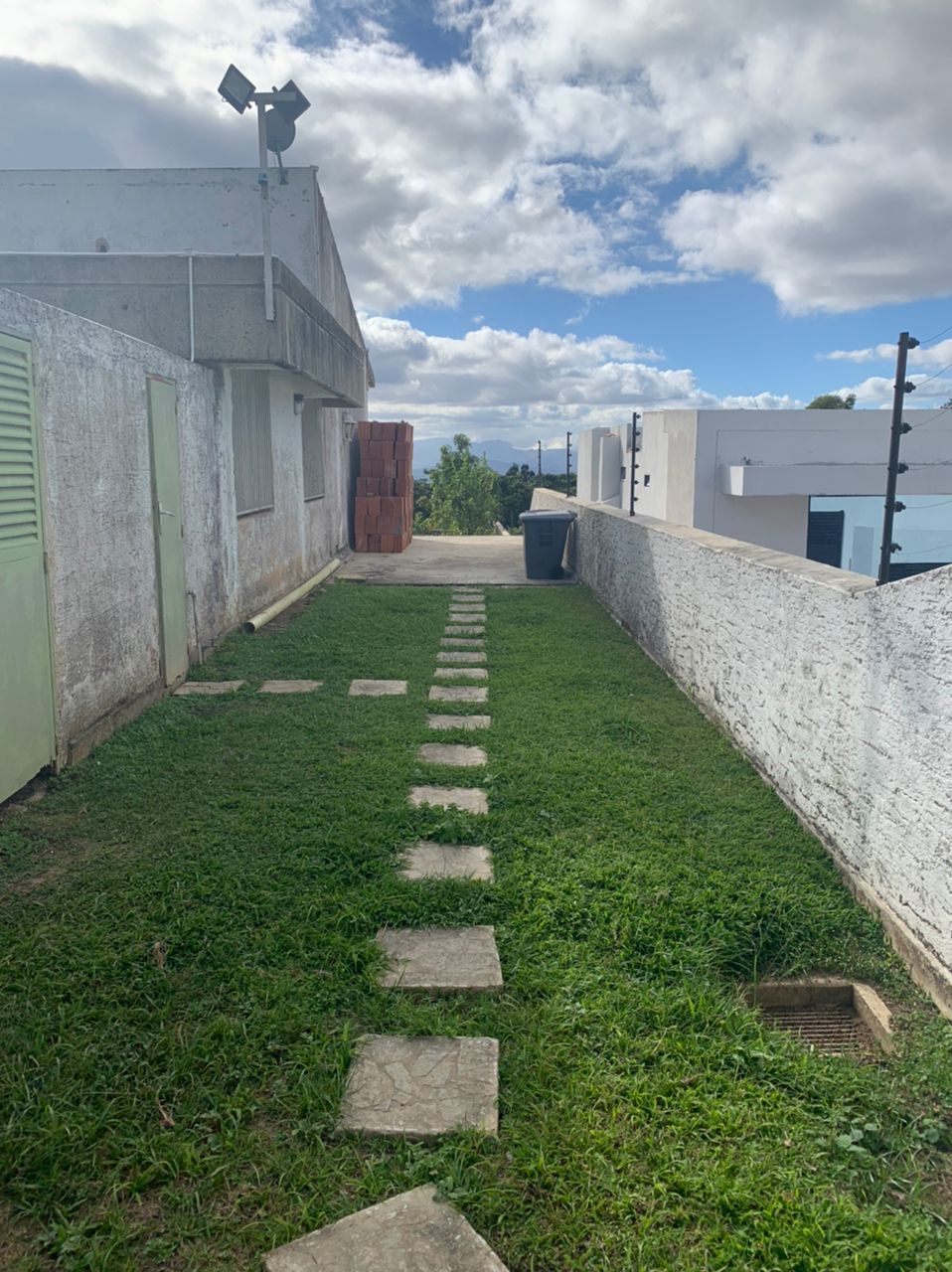 Se vende casa 2200m² 3h+2s/3b+2s/10e Alto Hatillo - Otras fotos