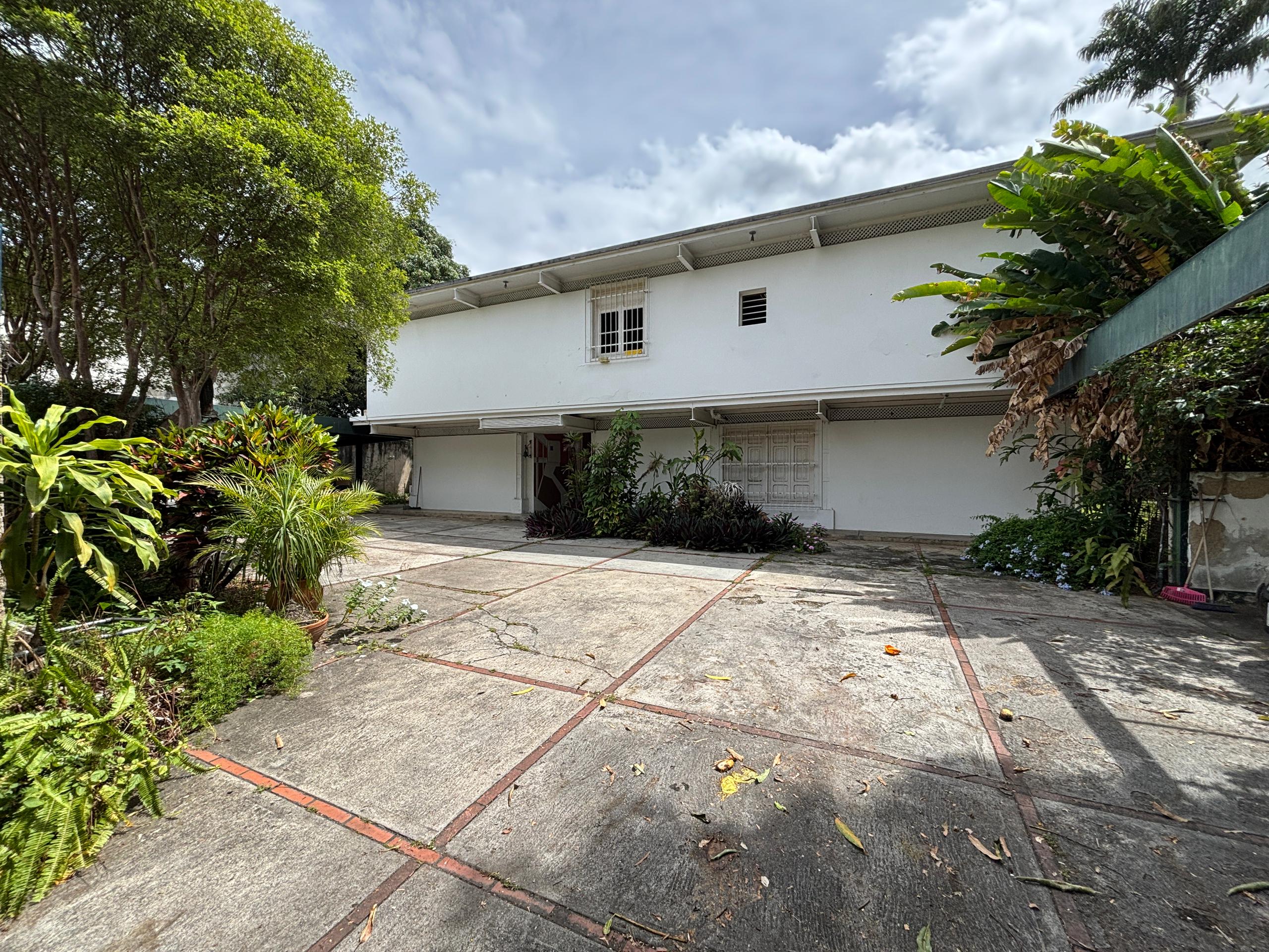 Se vende Casa 1000m² 4h+2s/6b+s/10p Los Chorros - Otras fotos