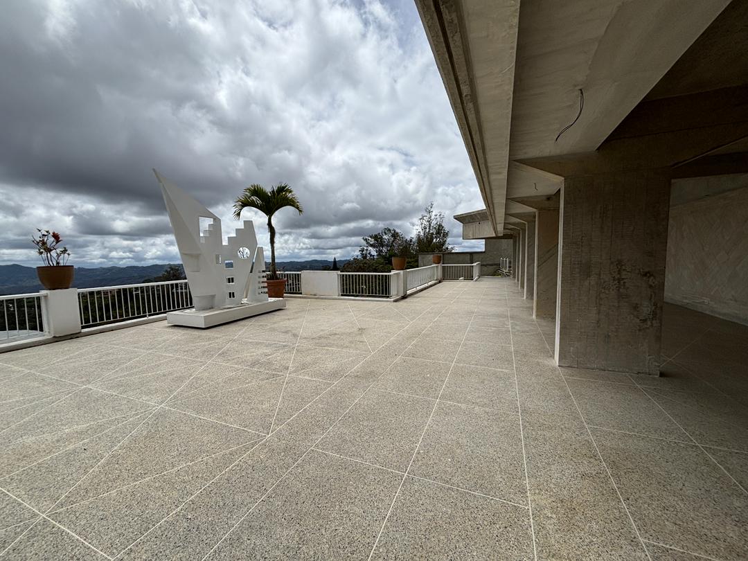 Se vende casa 2400m² 6h+2s/9b+2s/8p Alto Hatillo - Otras fotos