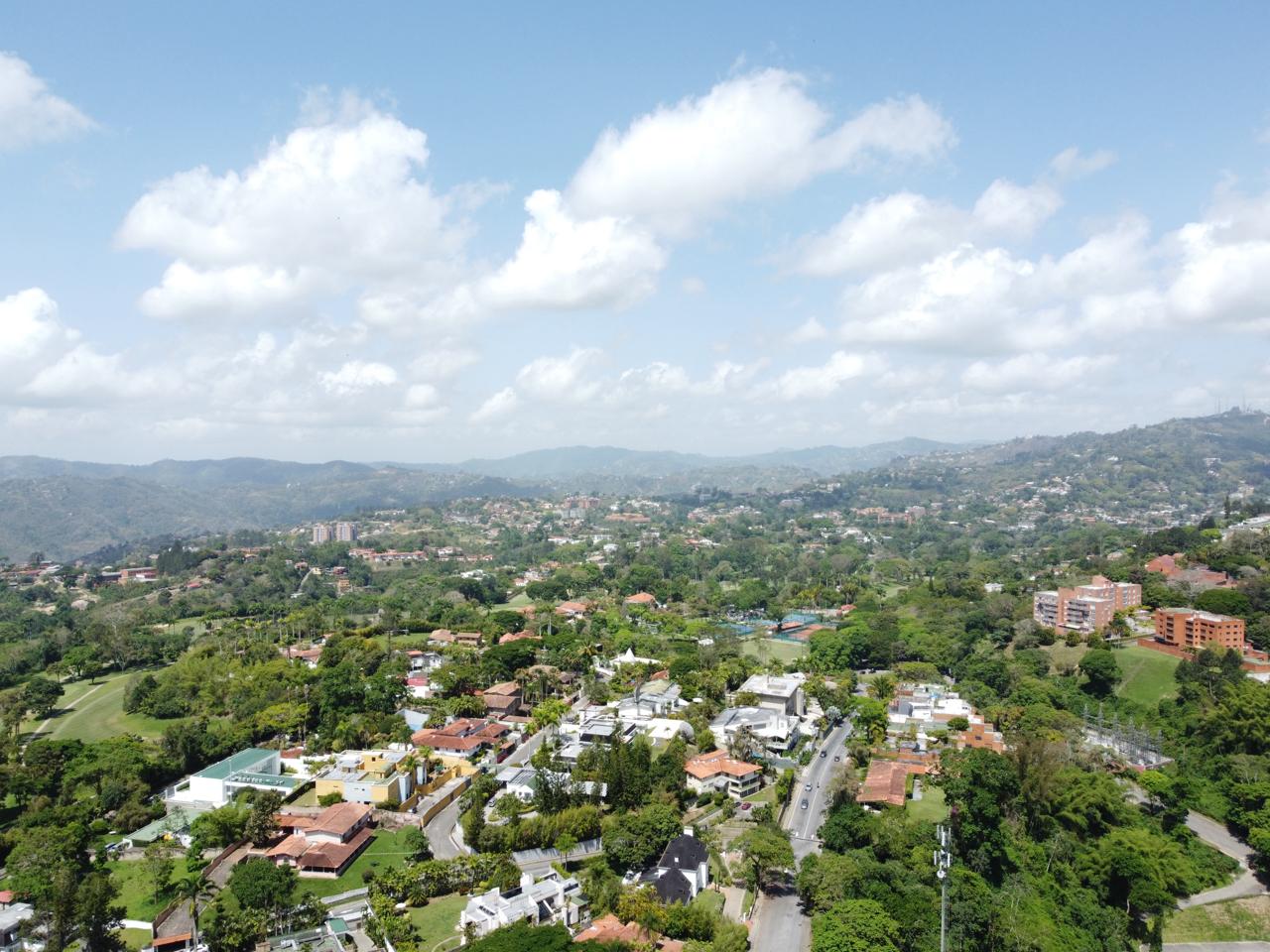 Se vende casa 2000m² 7h/10b/20p La Lagunita 4