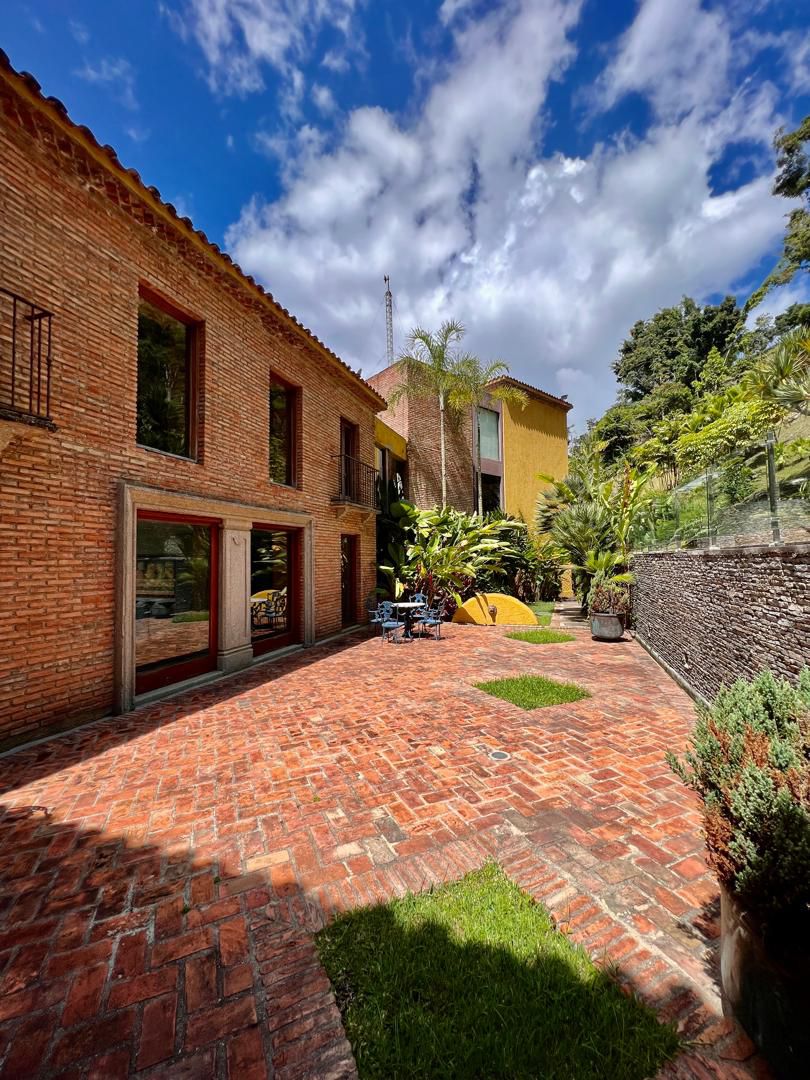 Se vende casa 27000m² (T) 9h/9b/12e La Trinidad (Sector La Granjeria) - Otras fotos