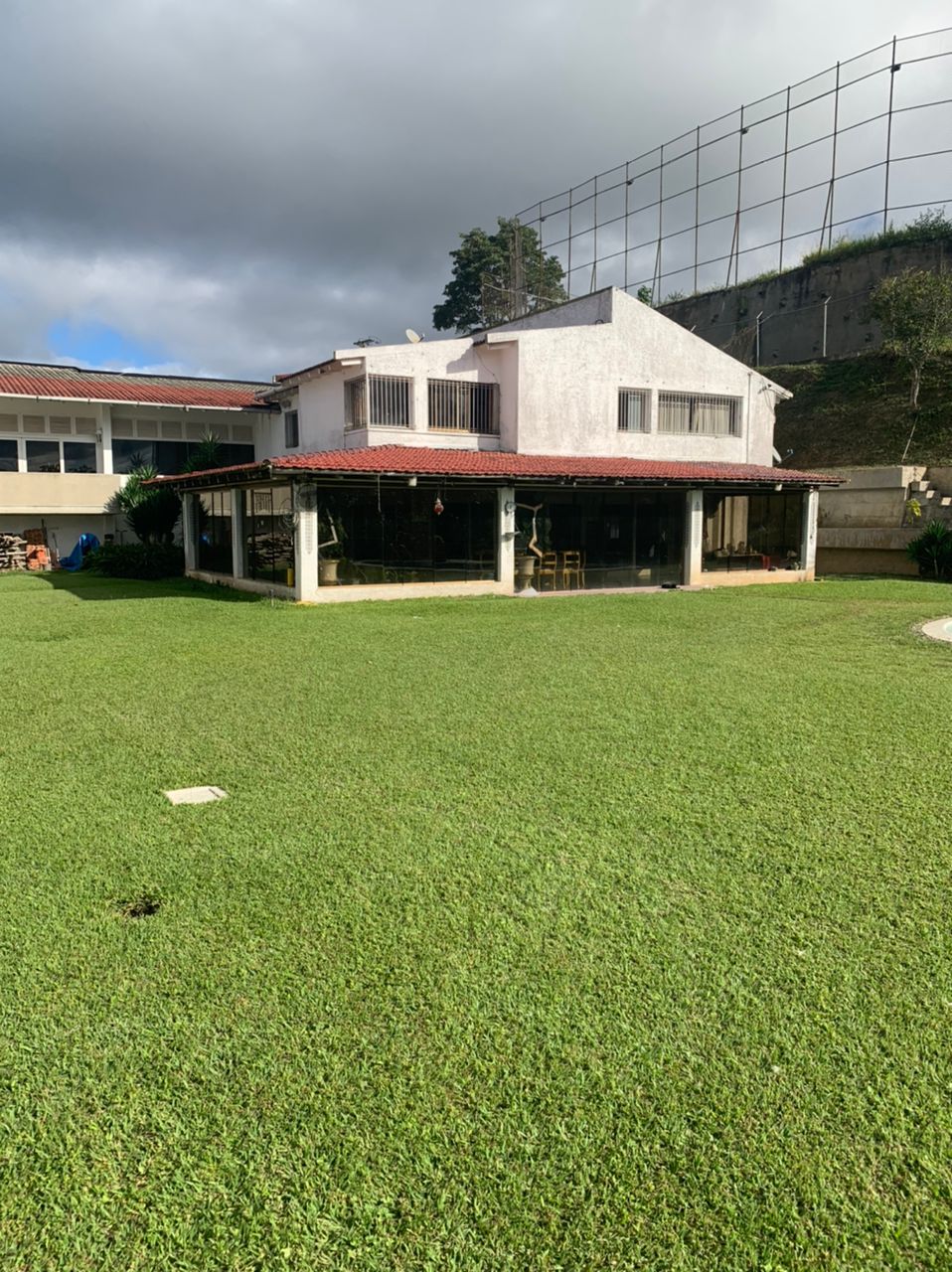 Se vende casa 2200m² 3h+2s/3b+2s/10e Alto Hatillo - Otras fotos