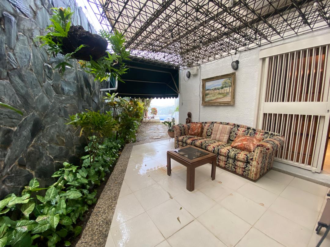 Se vende casa 608m² 7h+s/8b+s/6e Colinas de tamanaco - Otras fotos