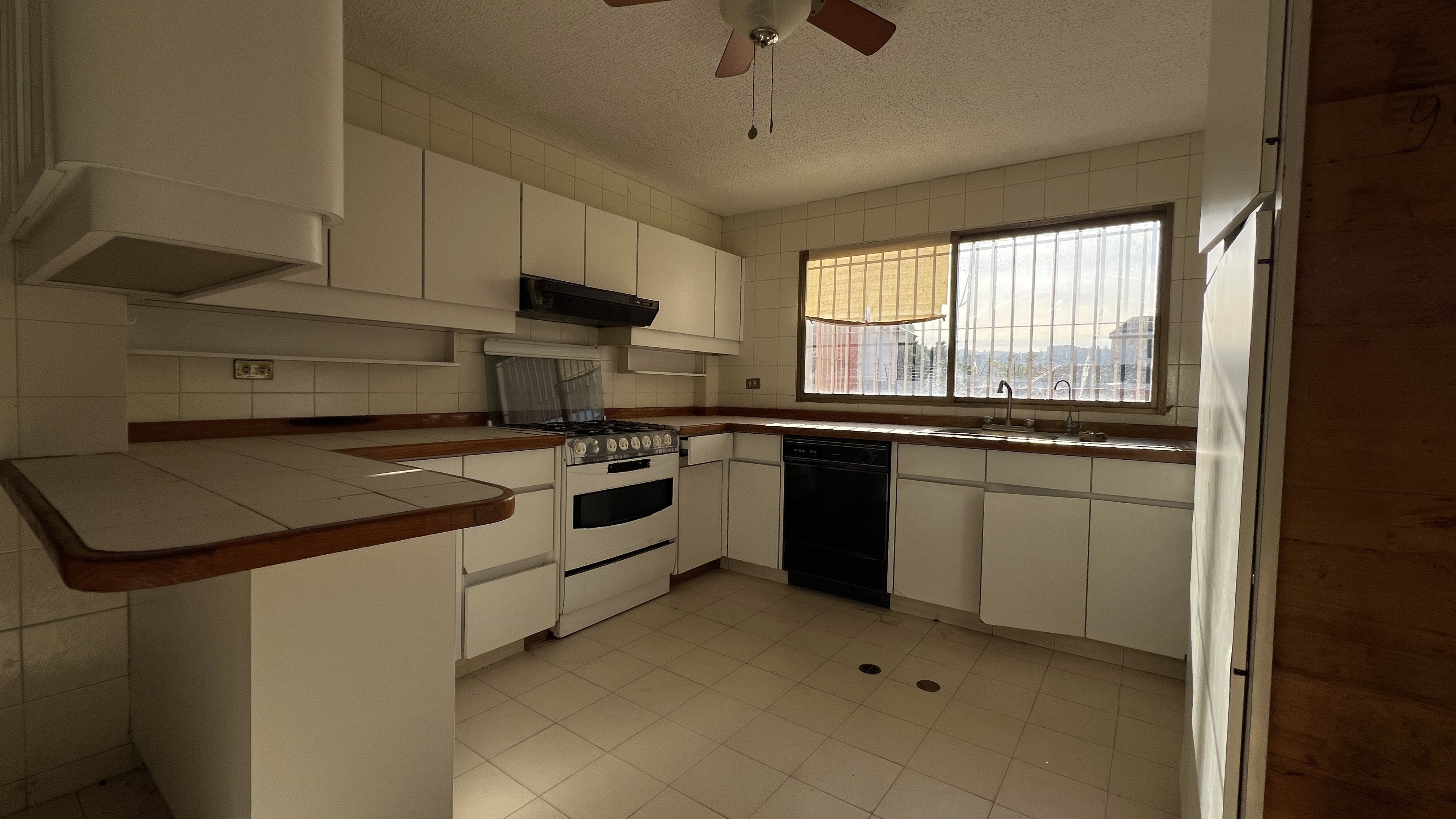 Se vende casa 860m² 5h/5b/5p Prados del Este - Otras fotos
