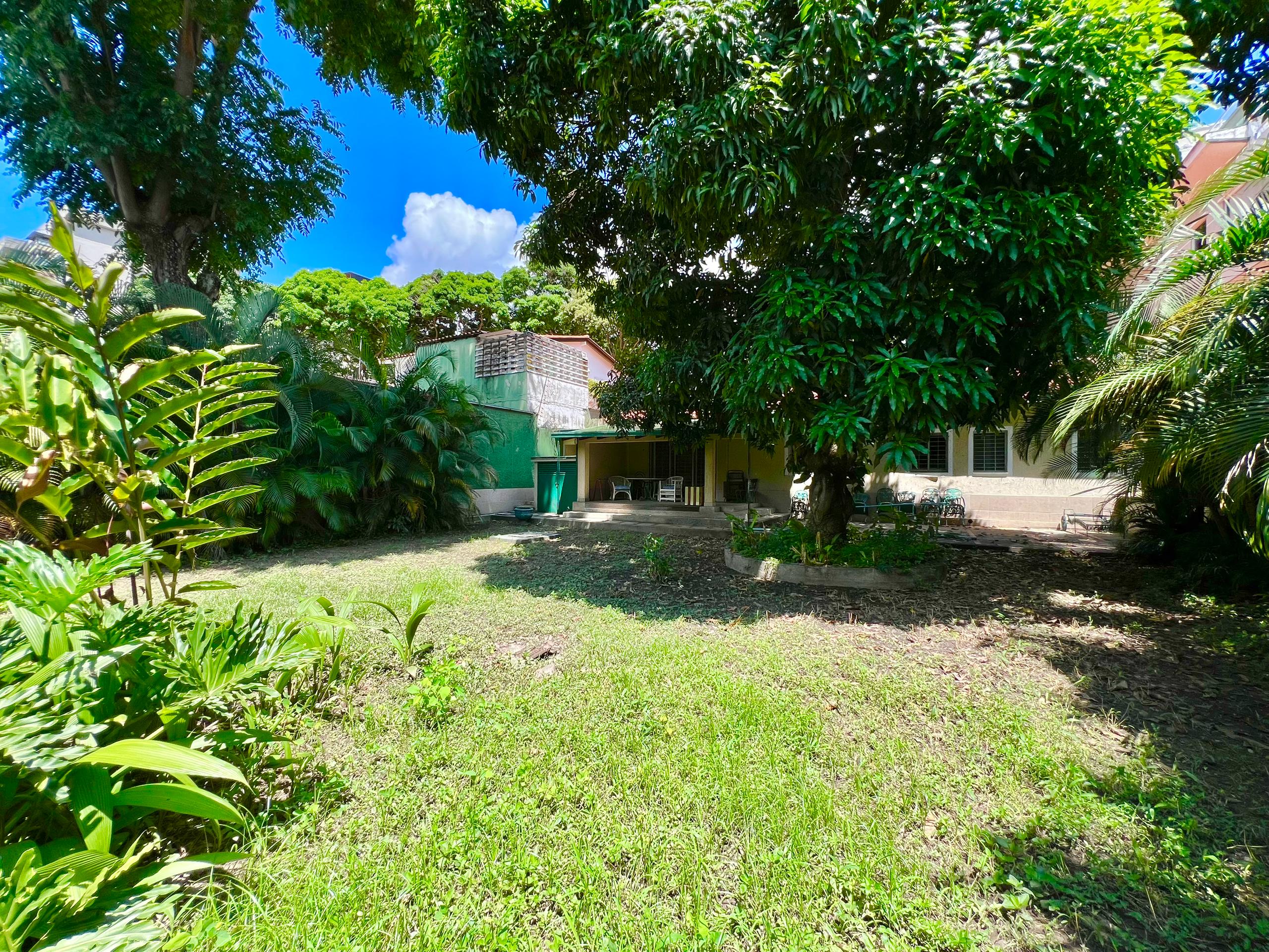 Se vende Terreno 1273m² La floresta 1