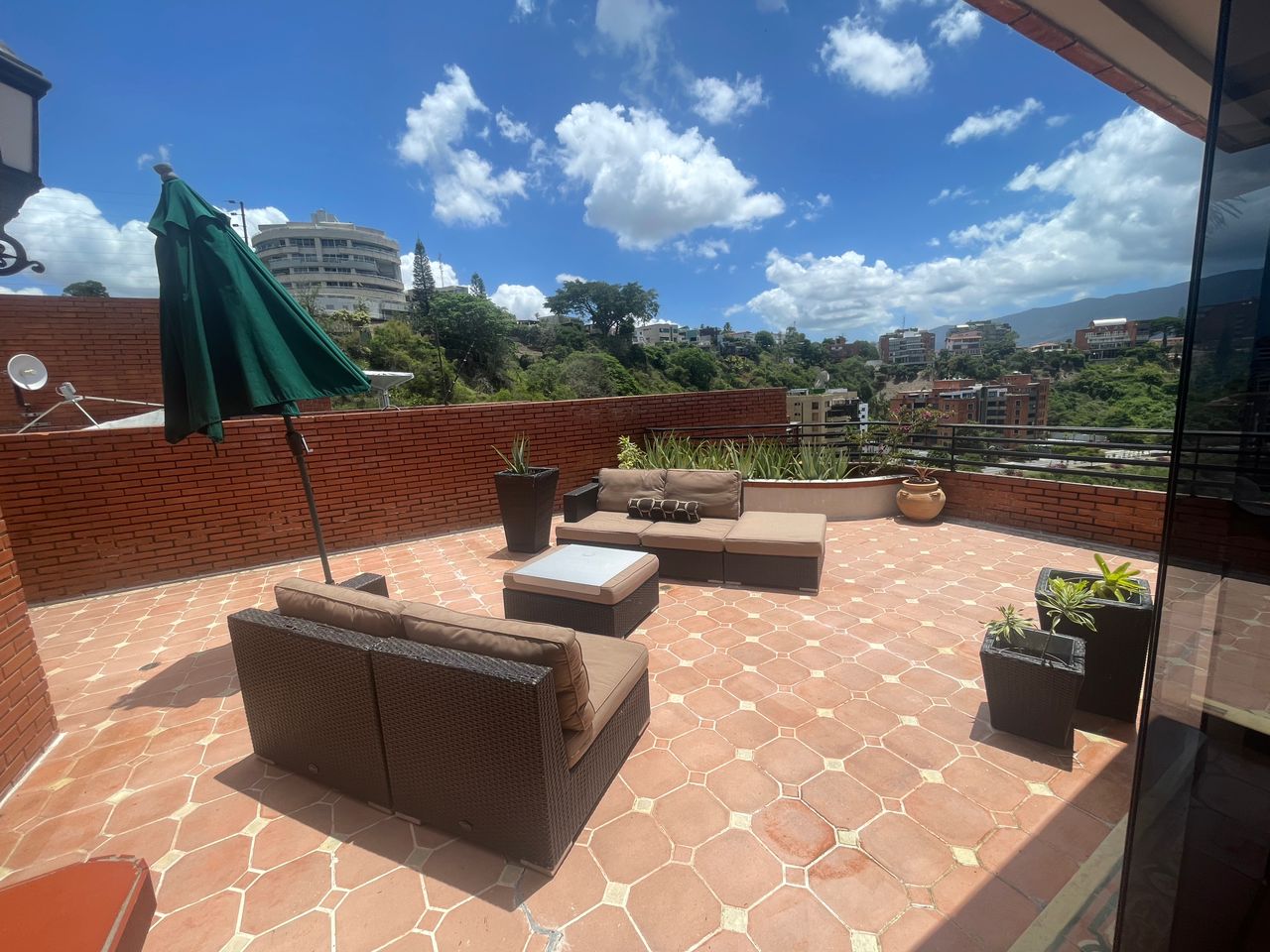 Se vende/alquila Apto 480m² 5b+s/7b+s/6e Colinas de Valle Arriba - Otras fotos