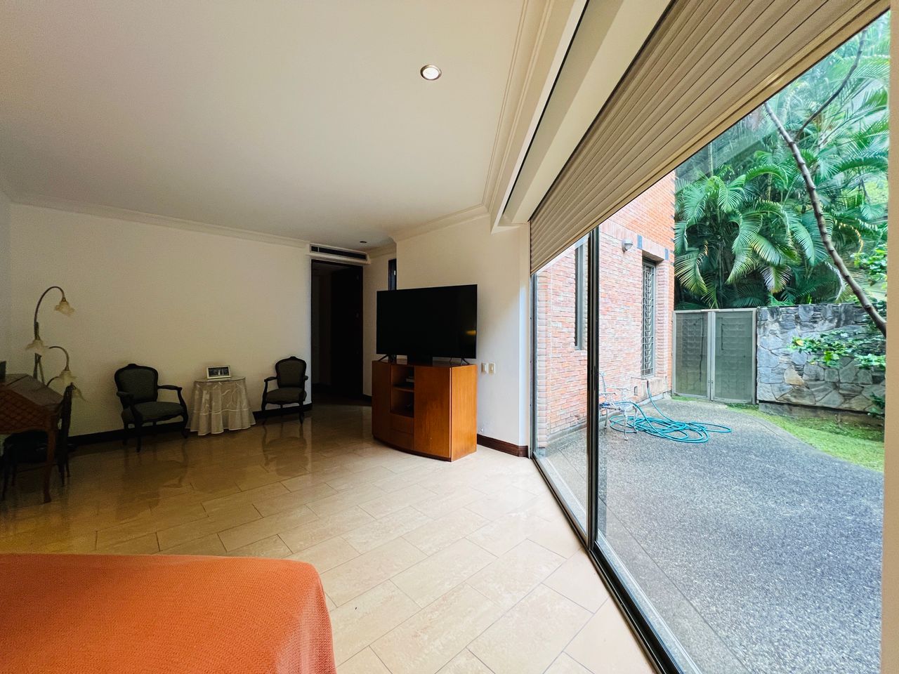 Se vende Apto PB 600m² 2h+s/2b+s/5p Altamira - Otras fotos