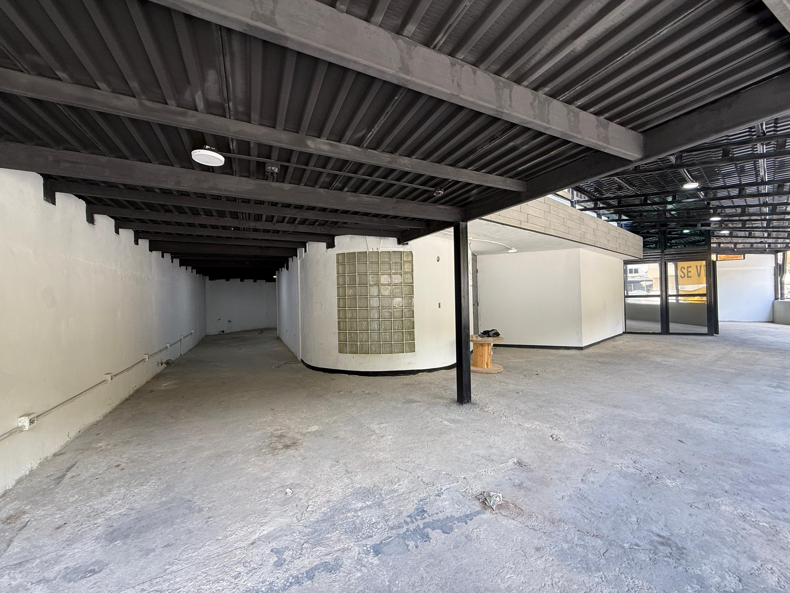 Se vende/alquila casa/terreno comercial 1588m² 16p San Roman 3