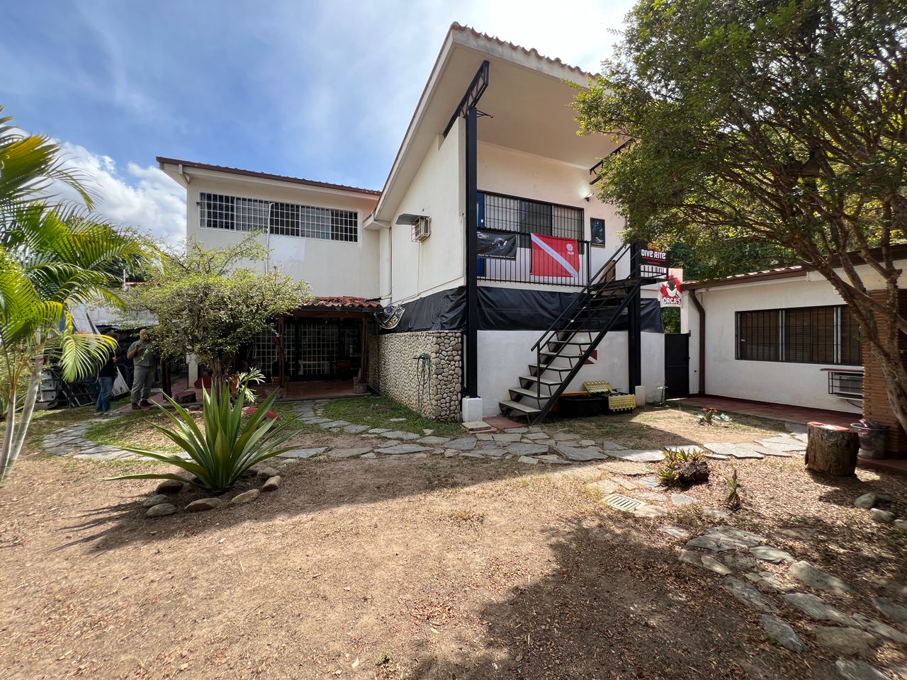 Se vende casa 617,85m² 3h+s/7b/4p Santa Marta - Otras fotos