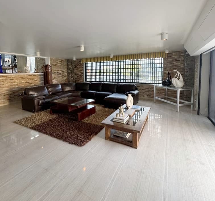 Se vende casa 2000m² 7h/10b/20p La Lagunita 5