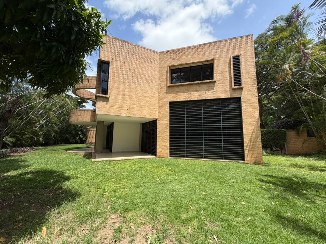 Se vende/alquila Conjunto de Casas 700m² Prados del Este - Otras fotos