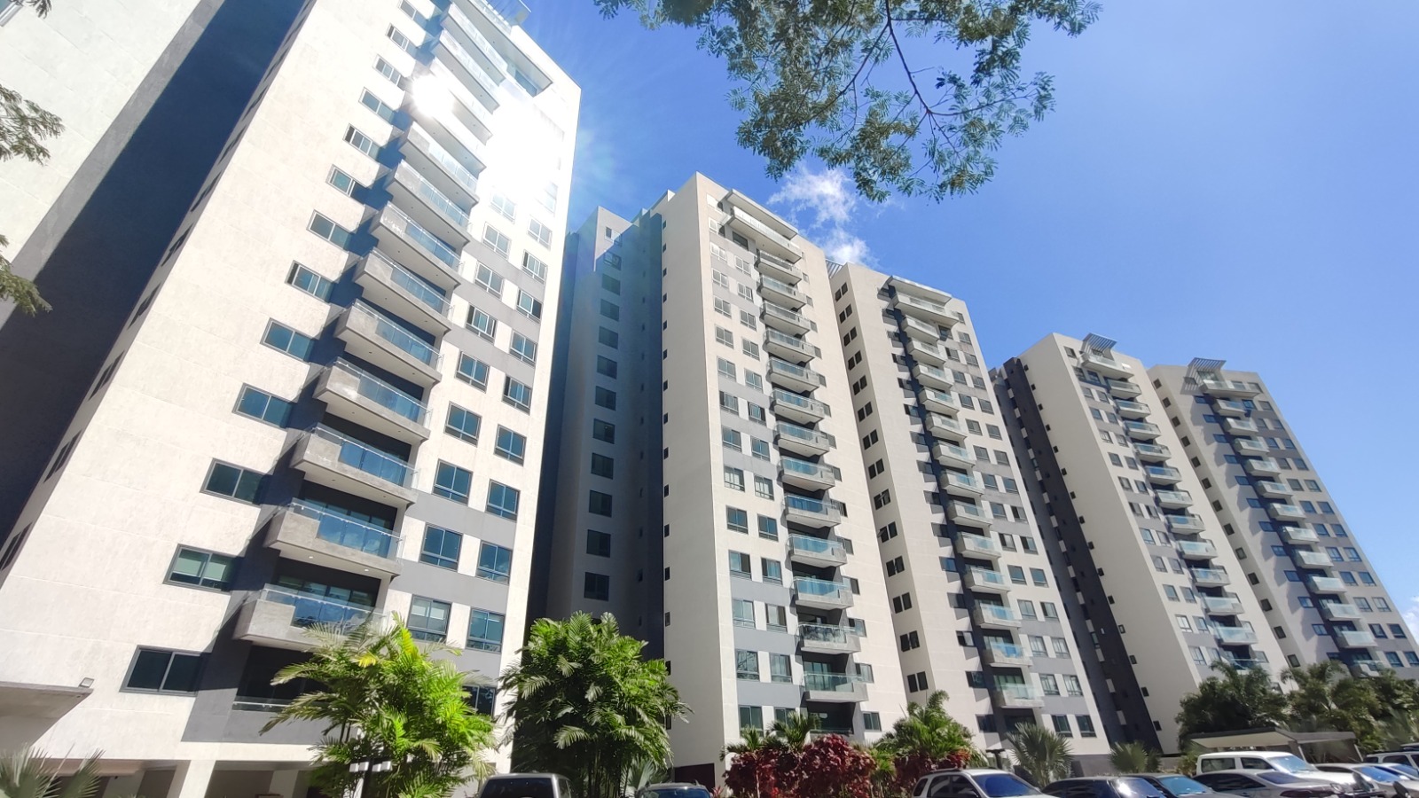 Se venden Aptos 168m² 2h+s/2b+s/2p Macaracuay 2