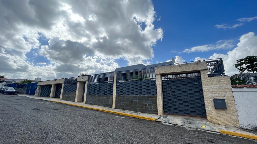 Se vende Casa 920m² 4h+1s/6b+1s/4p , Cumbres de Curumo - Otras fotos