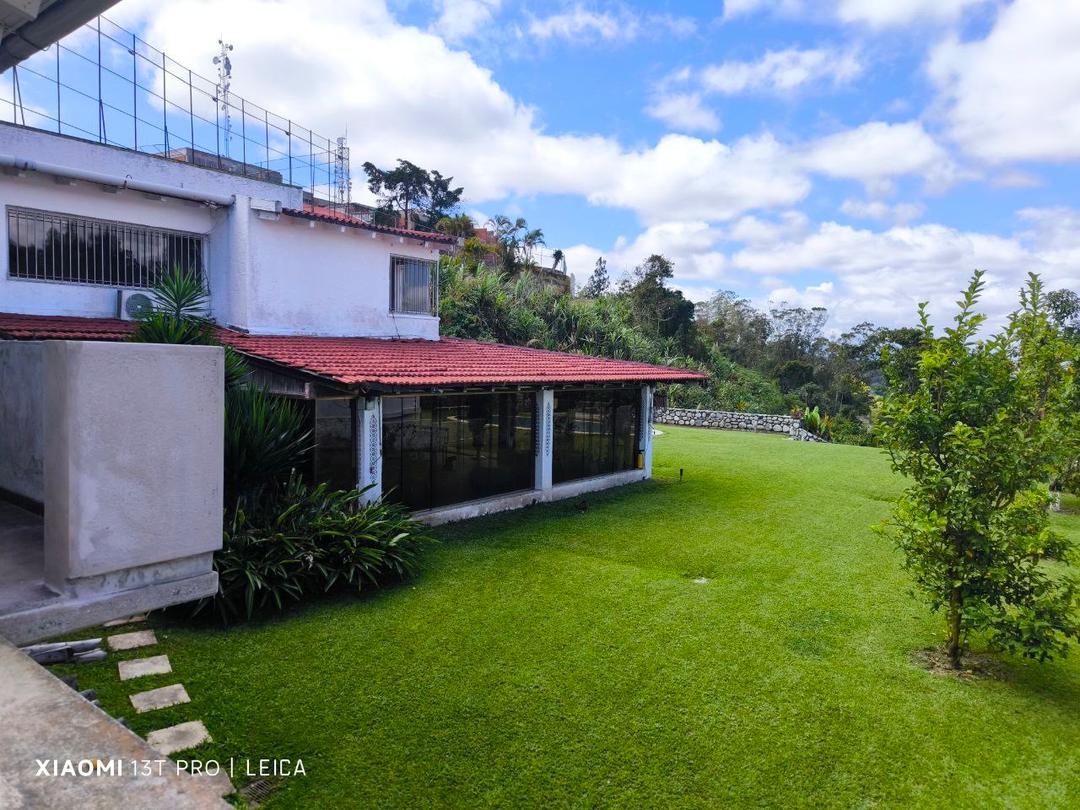 Se vende casa 2200m² 3h+2s/3b+2s/10e Alto Hatillo - Otras fotos