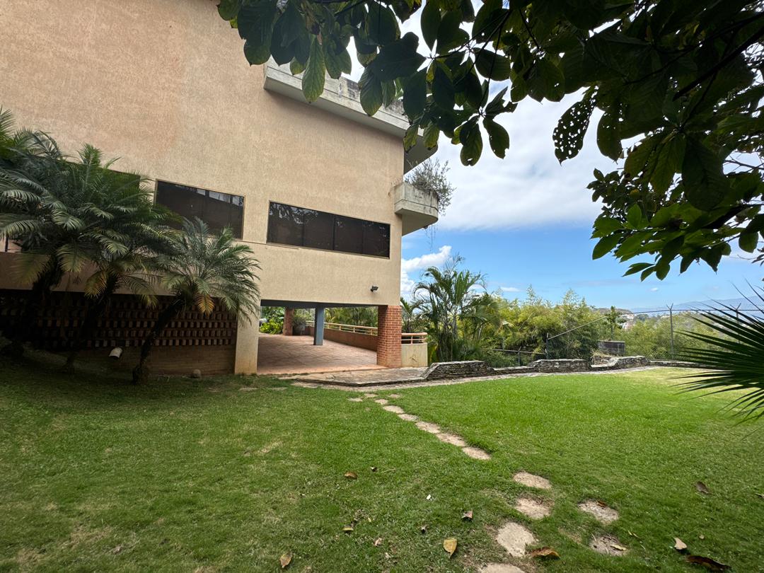 Se vende casa 1985m² 9h+2s/12b/5p Cerro Verde - Otras fotos