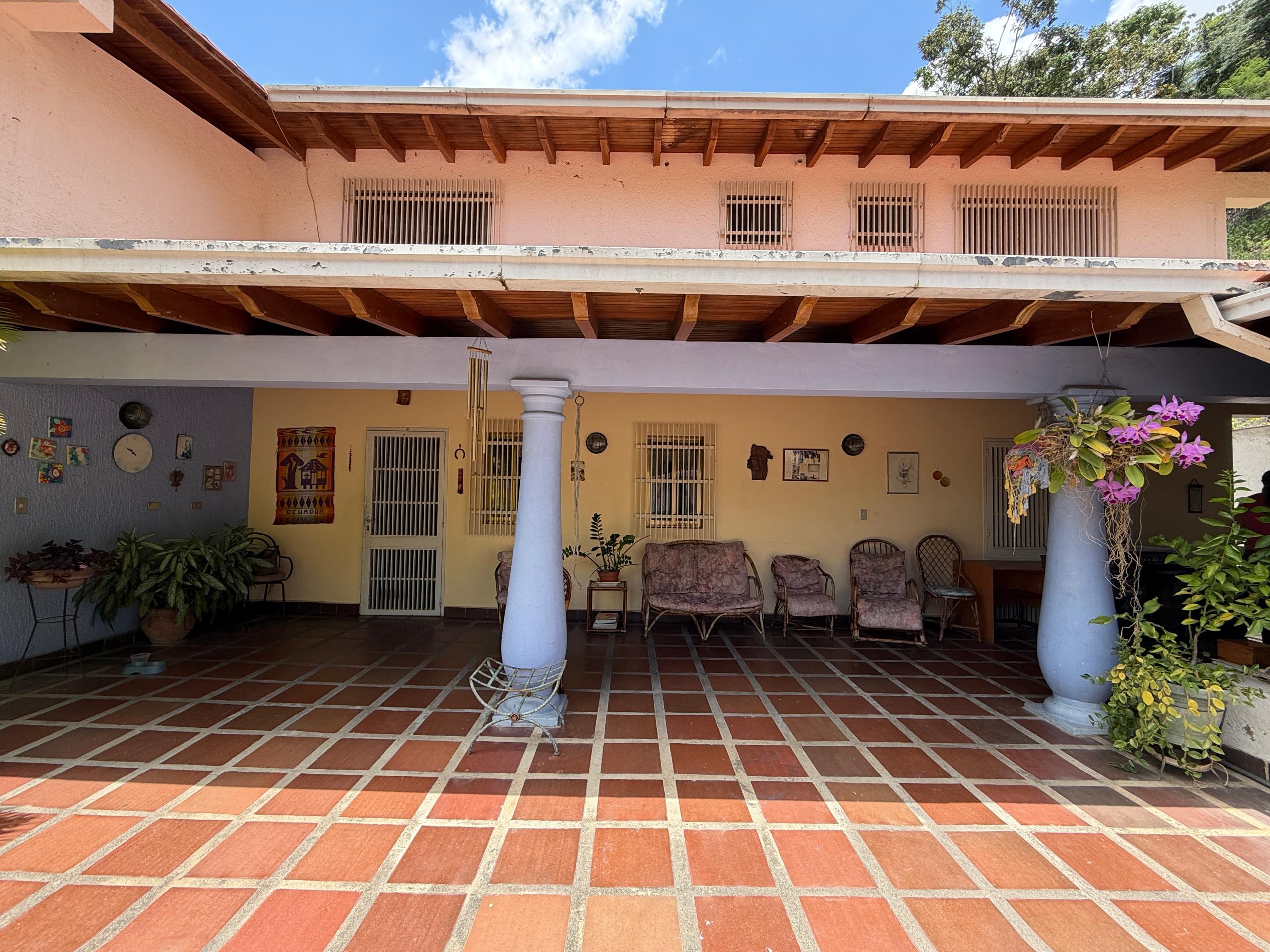 Se vende Casa 400m² 3h/4b/5p Colinas de Tamanaco 5