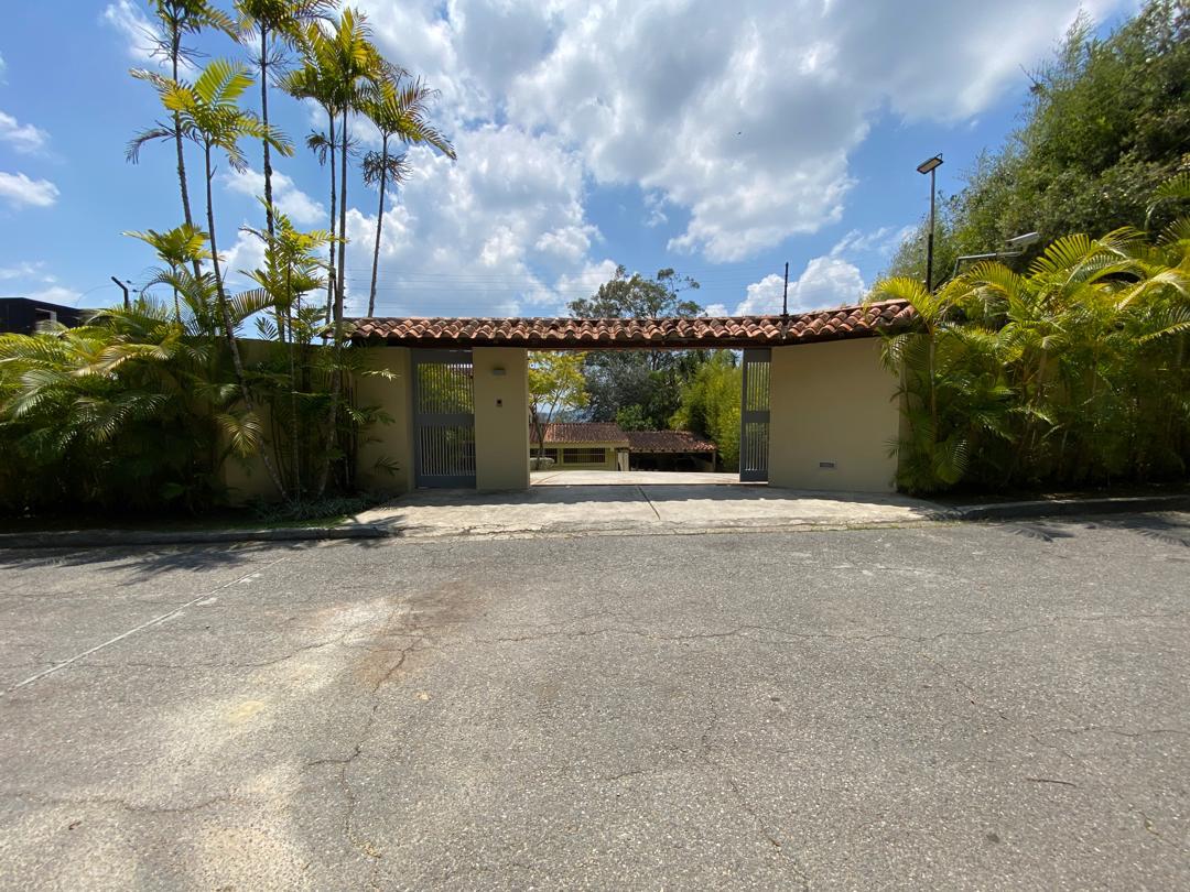 Se vende casa 2250m² 4h/5b/12e La Lagunita - Otras fotos