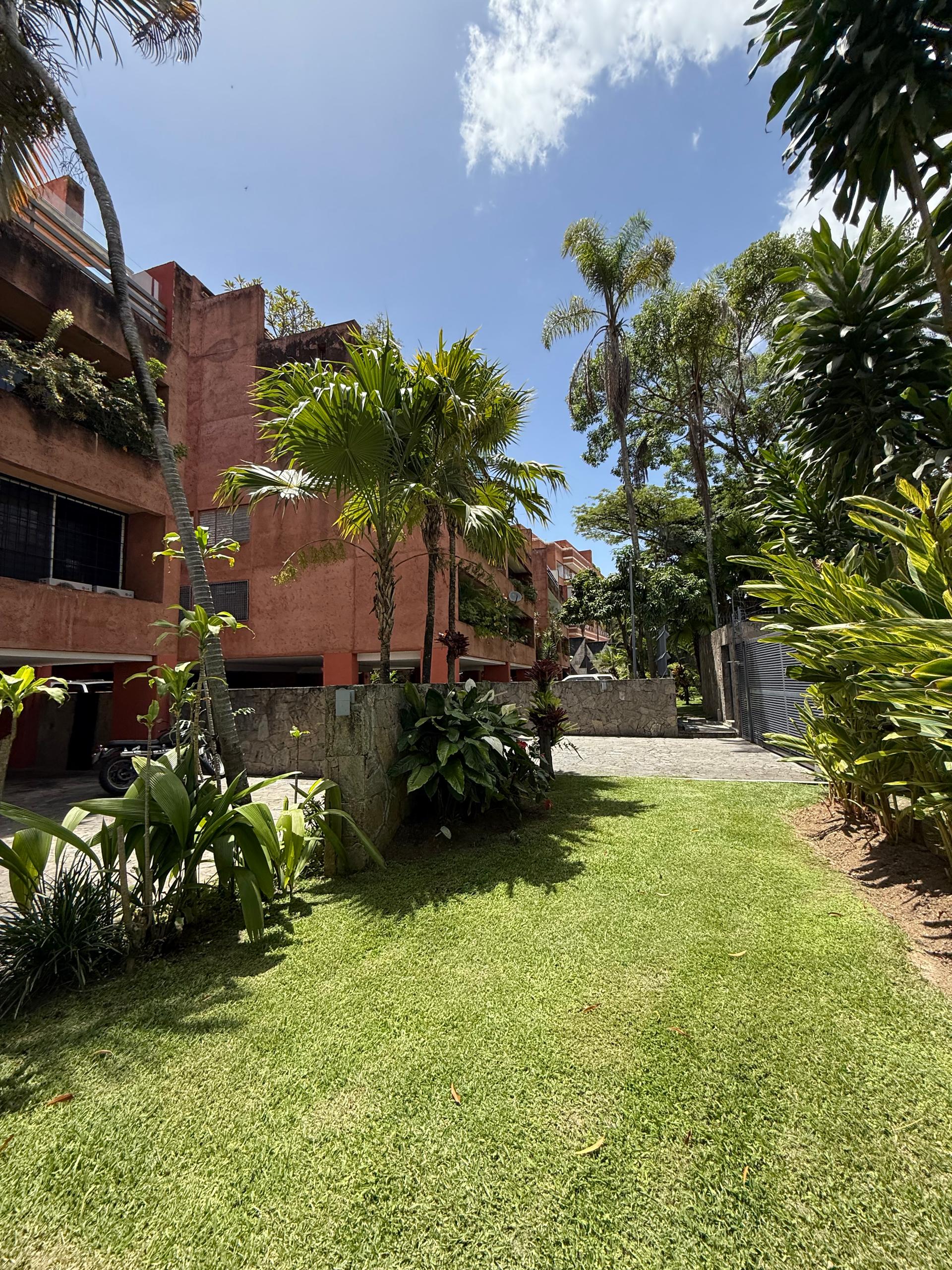 Se vende Apto 326m² 3h+s/3.5b+s/3p Alta Florida - Otras fotos