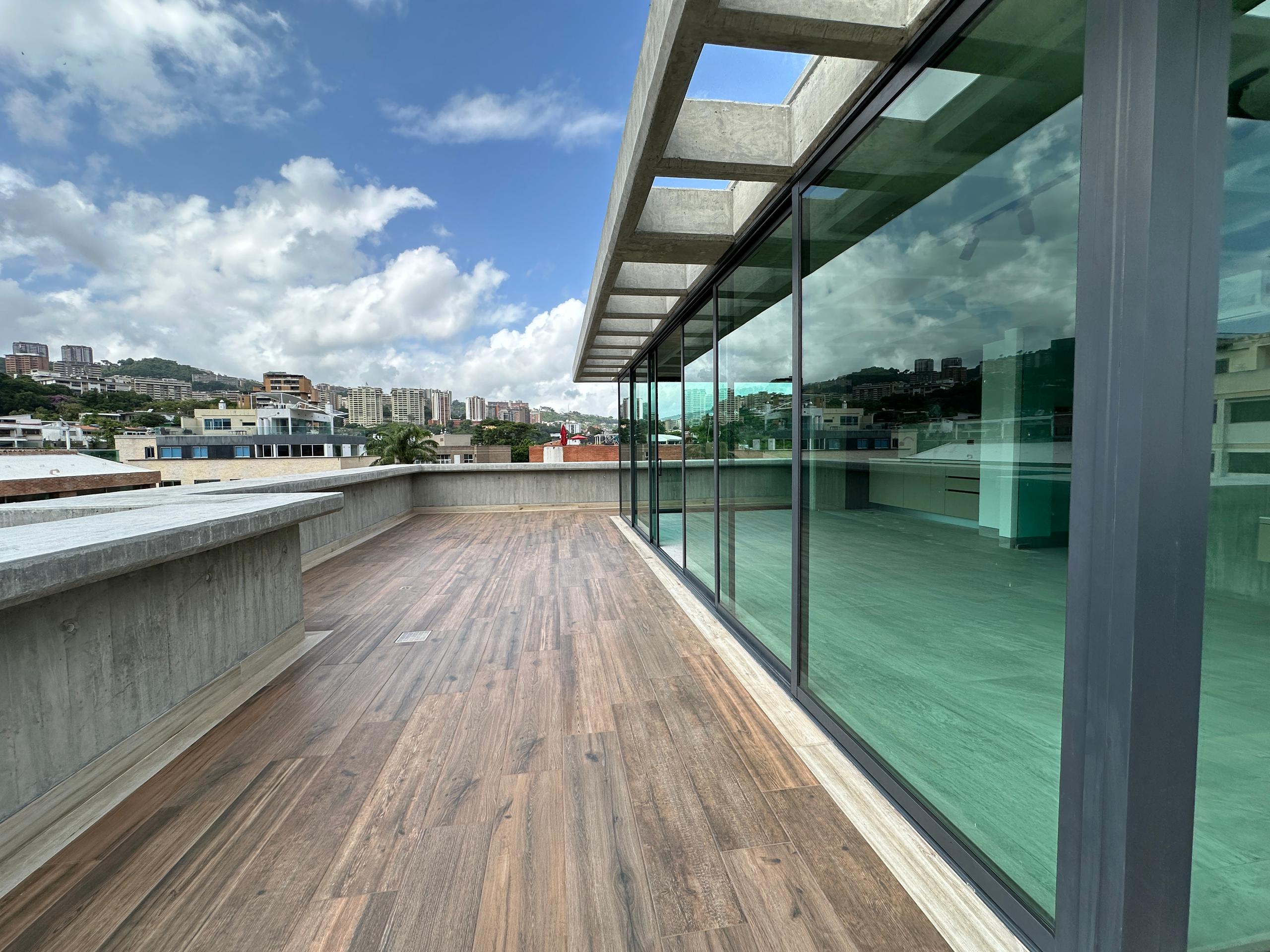 Se vende Apto PB 453,17m² 3h+s/3b+s/4p Los Naranjos de Las Mercedes - Otras fotos