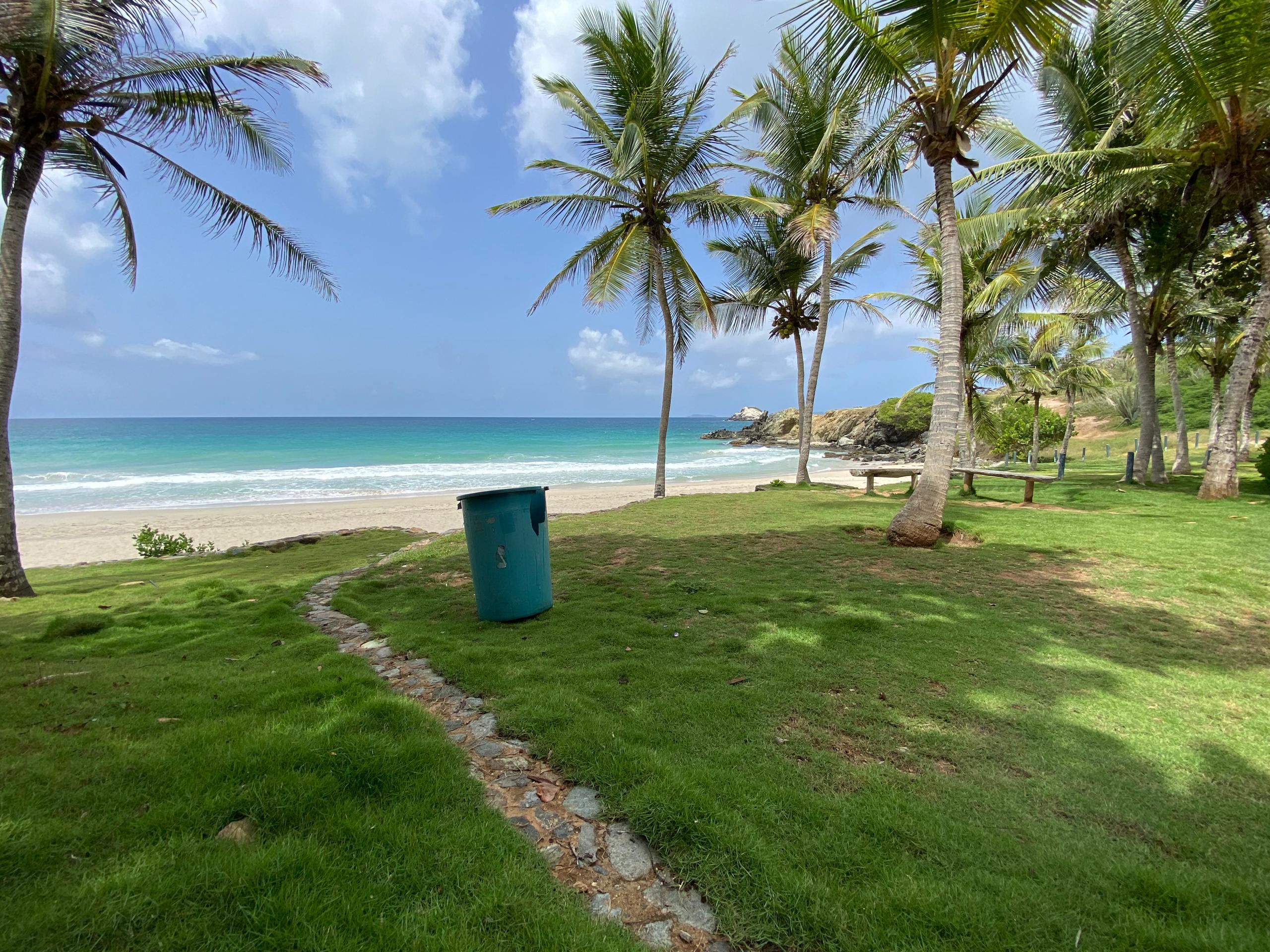 Se vende casa 604m² 4h+s/6b+s/6p Playa El Agua - Otras fotos