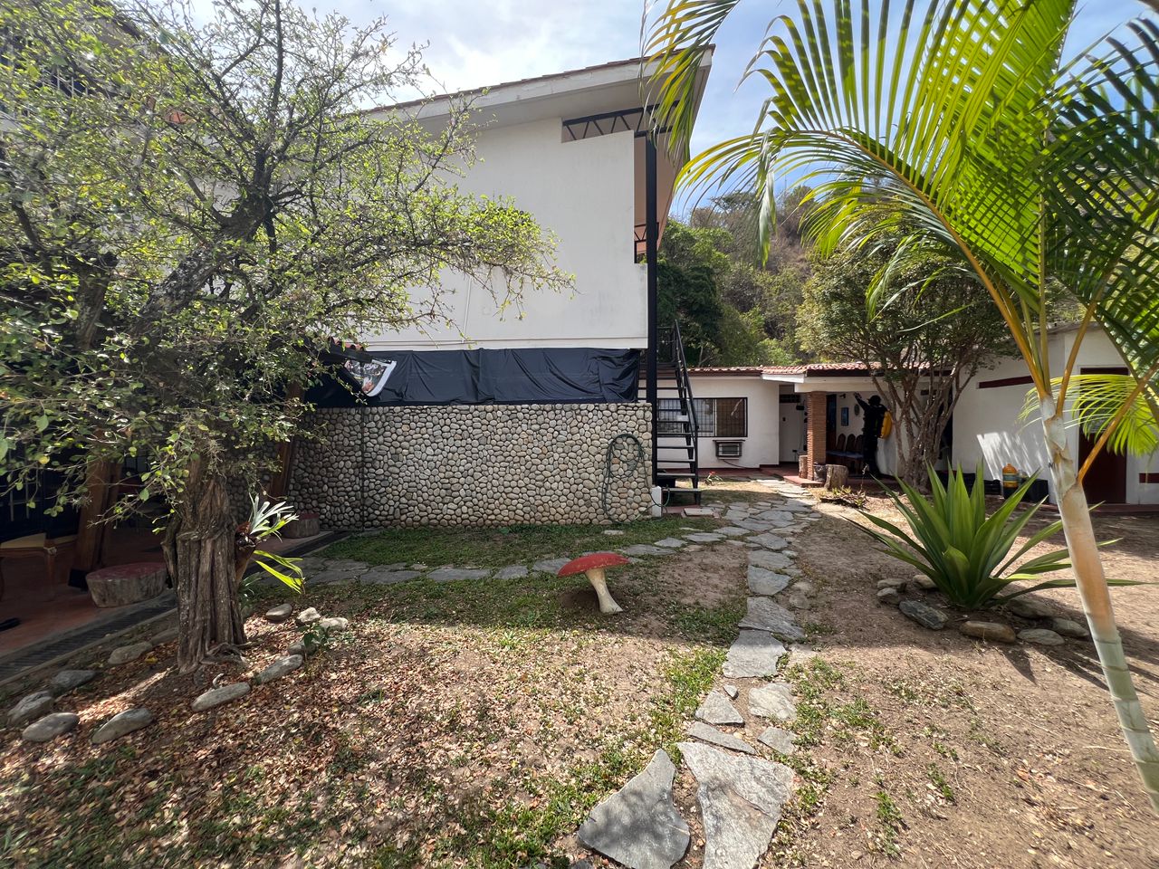 Se vende casa 617,85m² 3h+s/7b/4p Santa Marta - Otras fotos