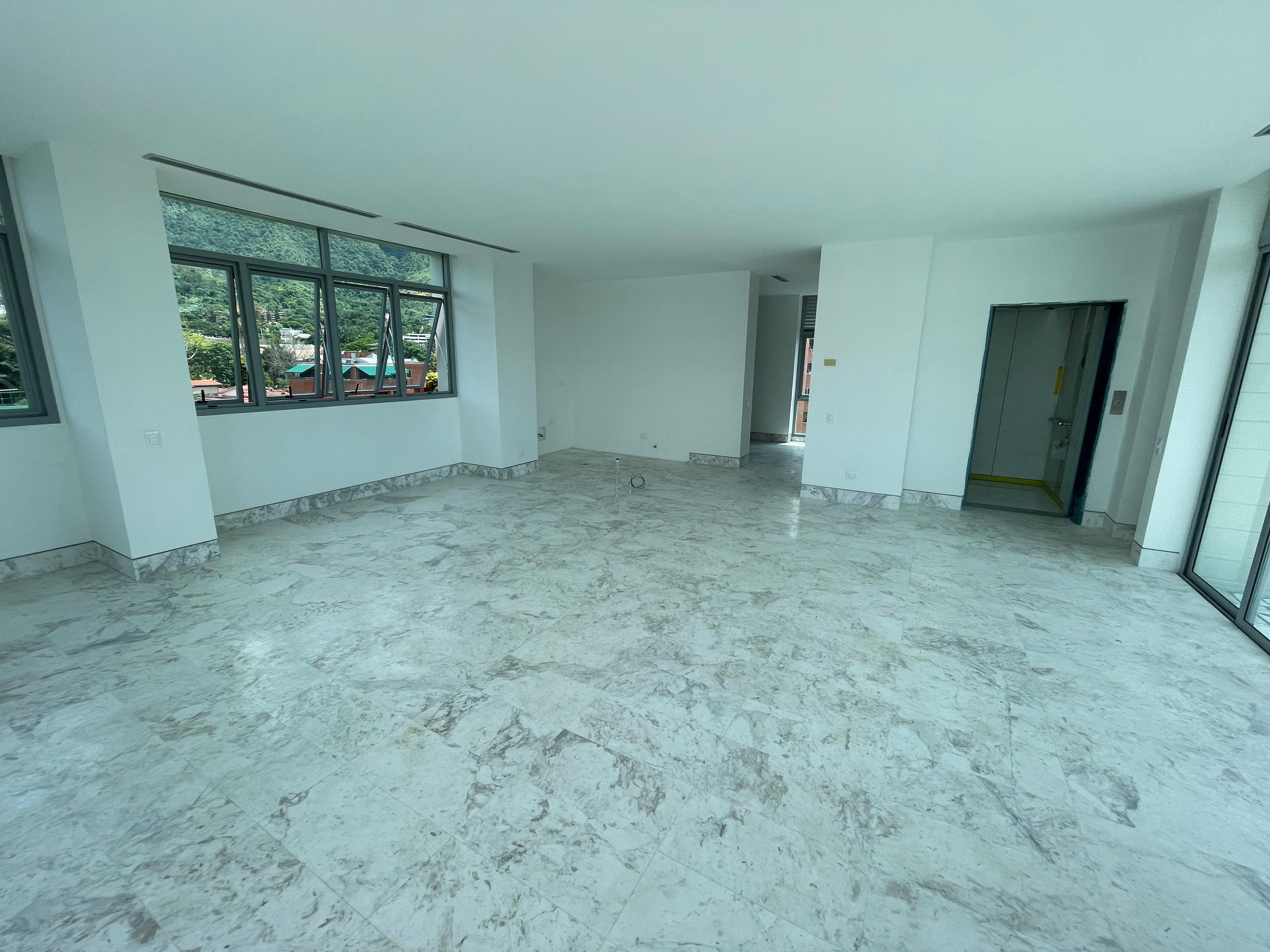 Se Vende Apto PH 258m² + 51m² terraza 3h/5b+s/4p La Castellana - Otras fotos
