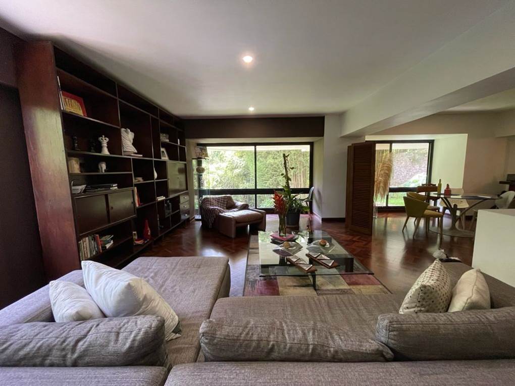 Se vende apto PB 400m²  3h+s/3b+s∕2p en Alto Hatillo - Otras fotos
