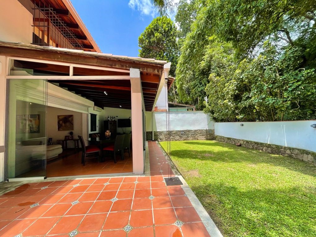 Se vende casa 333m²  4h+s∕3b+s∕2p en Los Chorros - Otras fotos