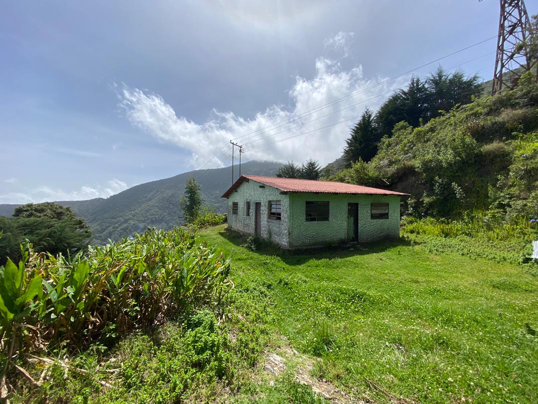 Se vende casa 2000m²  3h∕2b/8p en Galipan - Otras fotos