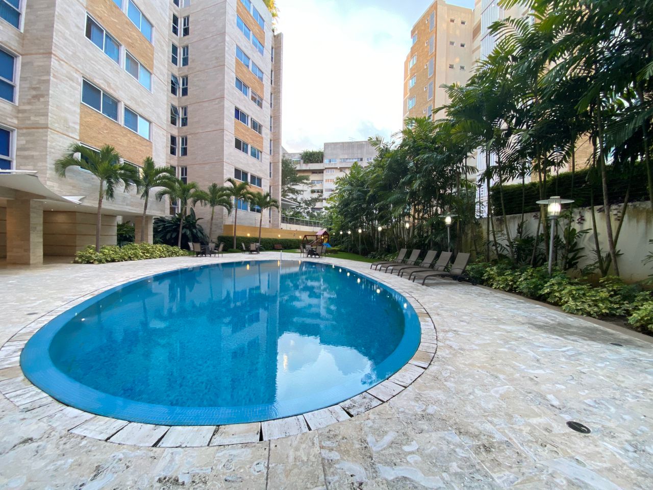 Se vende Apto 250m² 3h+1s/4b/3p Las Mesetas - Otras fotos