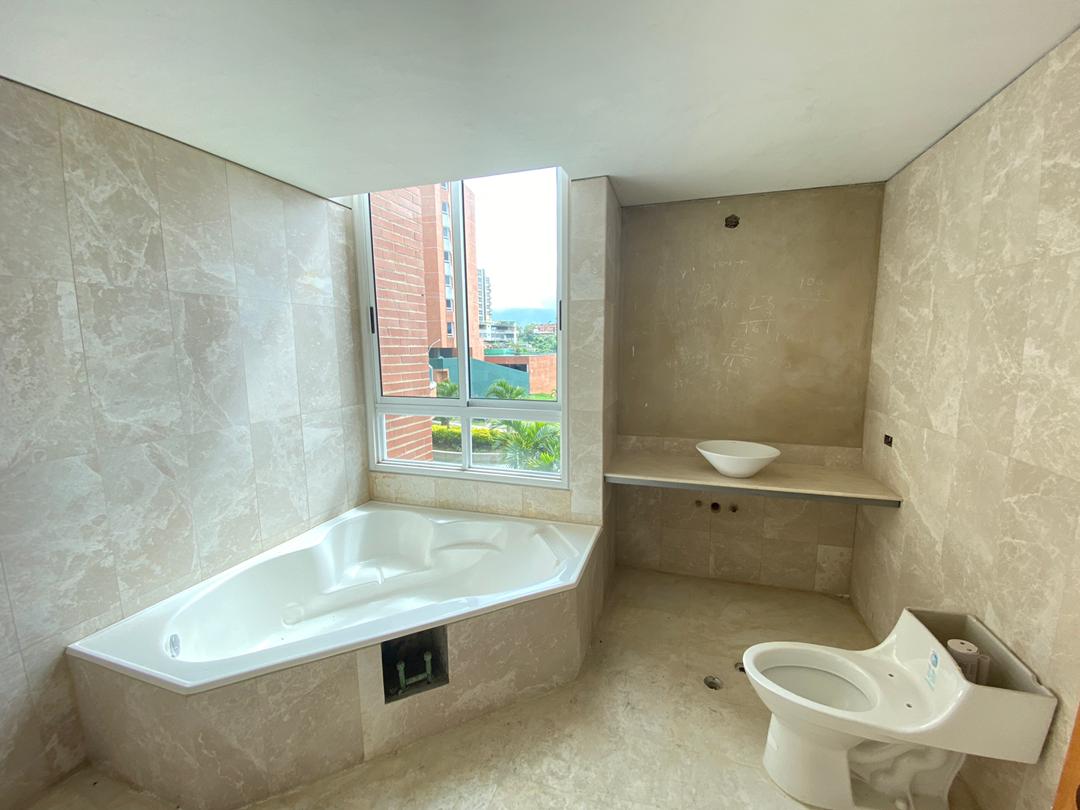 Se vende Apto PB 573m² 4h+2s/5b+1s/4p Mirador de los campitos - Otras fotos