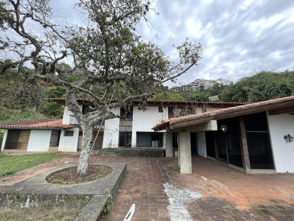 Se vende casa en Lomas de Las Mercedes 3000m² - 5h+2s/6b+2s/10pe 2